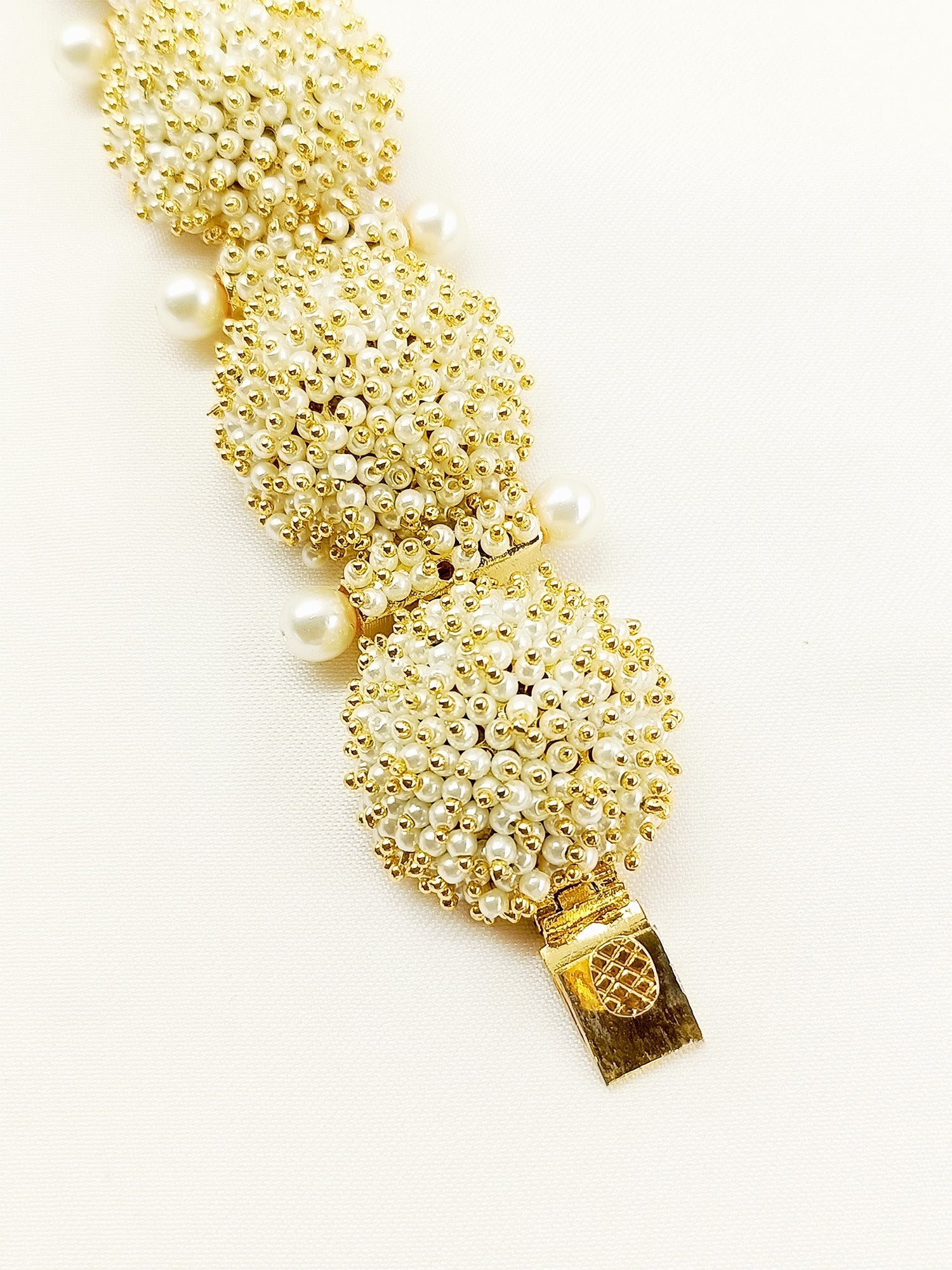 Shivi Cream Antique Bracelet