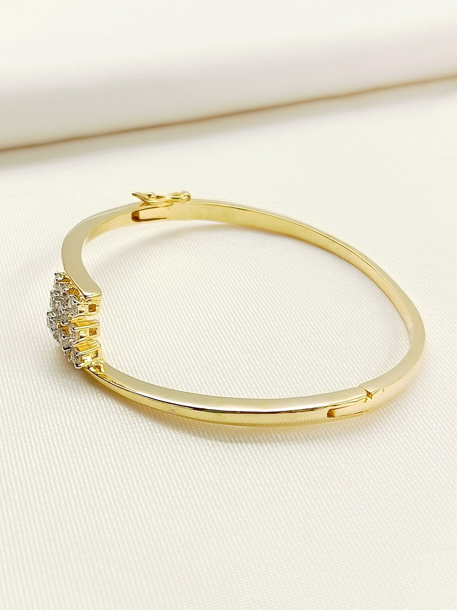 Ketaki 92.5 Silver Swarovski Stone Bracelet - qivii