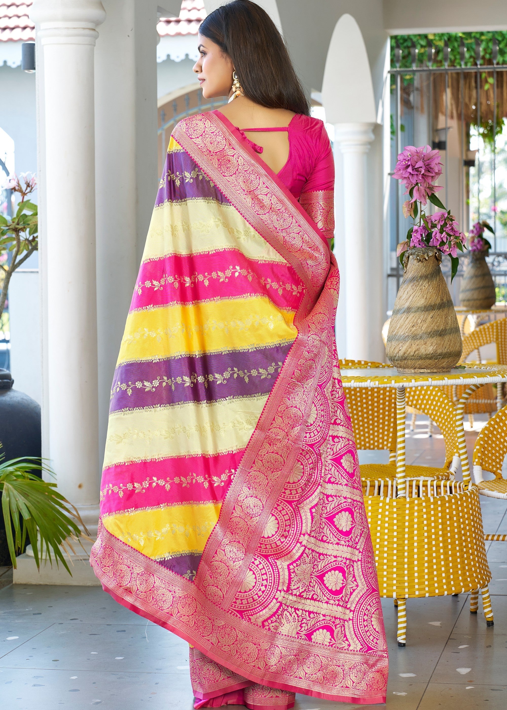 Yellow Leriya Zari Woven Banarasi Silk Saree With Contrast Pallu - qivii