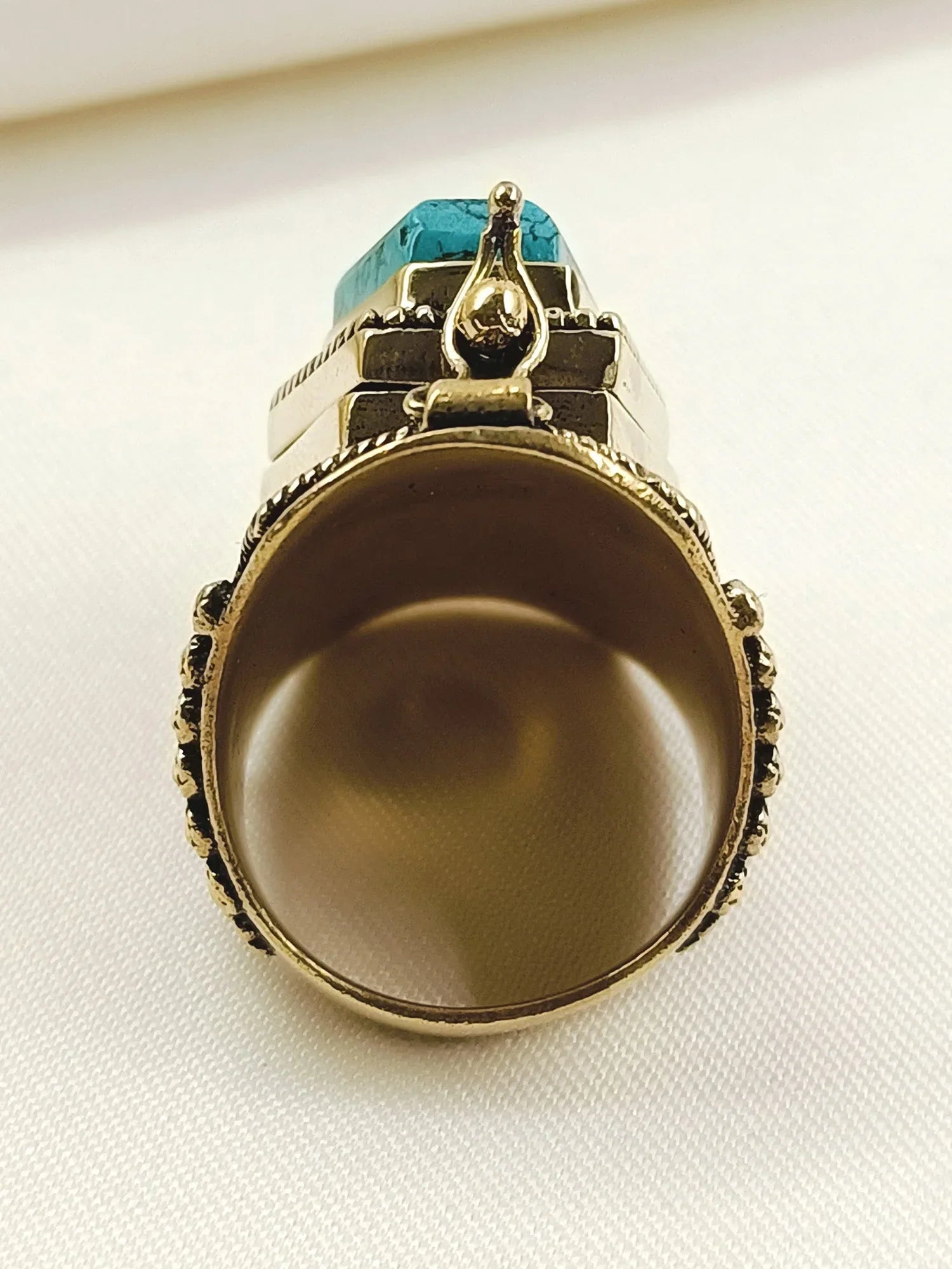 Abhigya Firozi Western Finger Ring