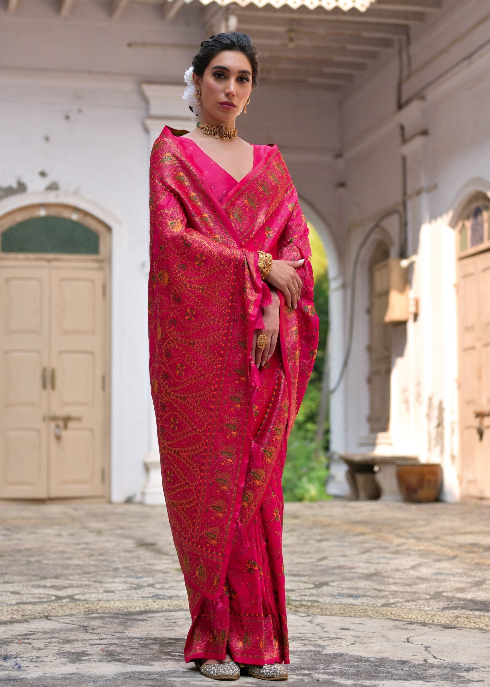 Pink Thread Woven Jal & Flower Silk Saree With Thread Woven Pallu - qivii