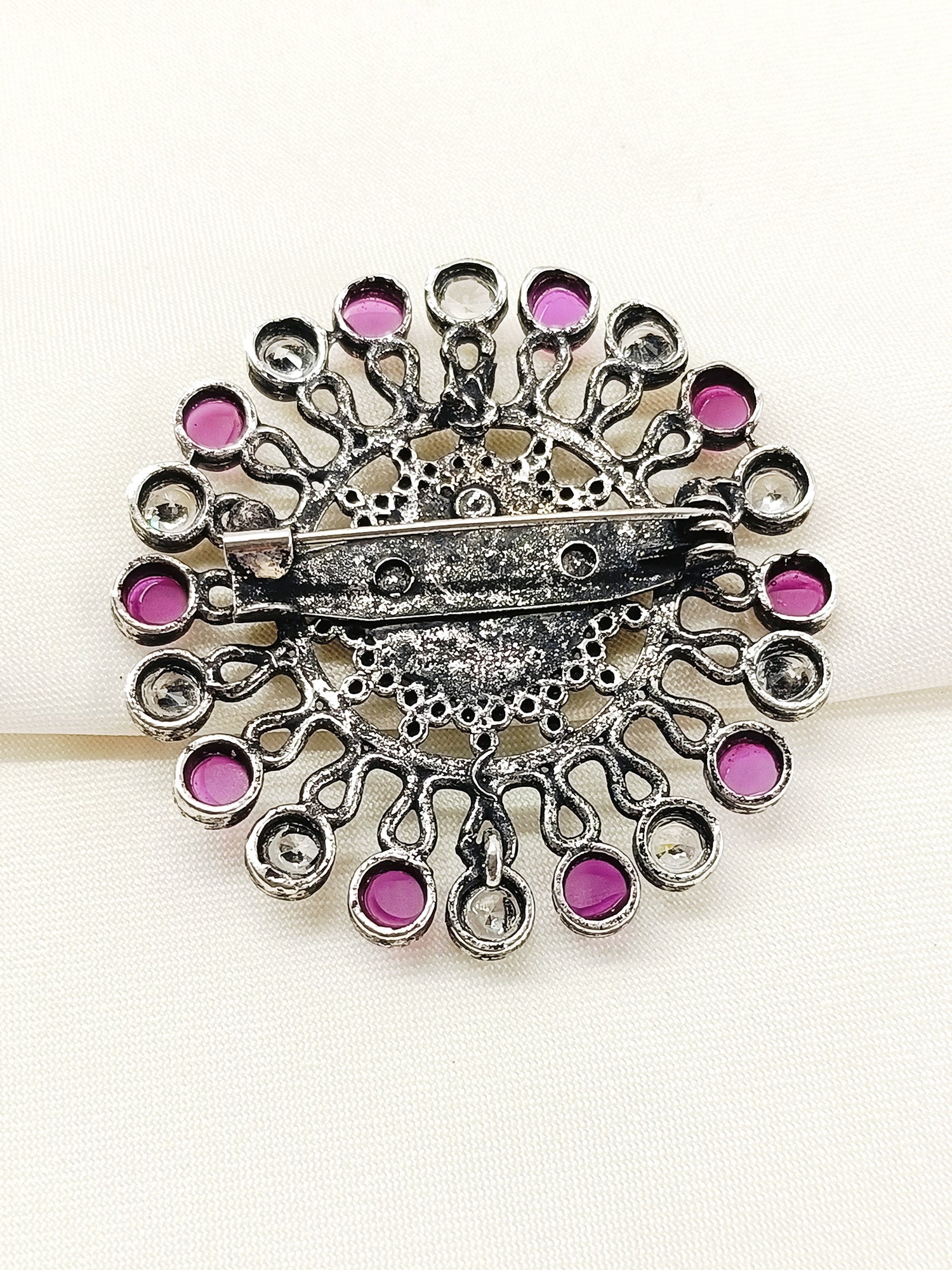 Aradhay R&W Oxidized Brooch