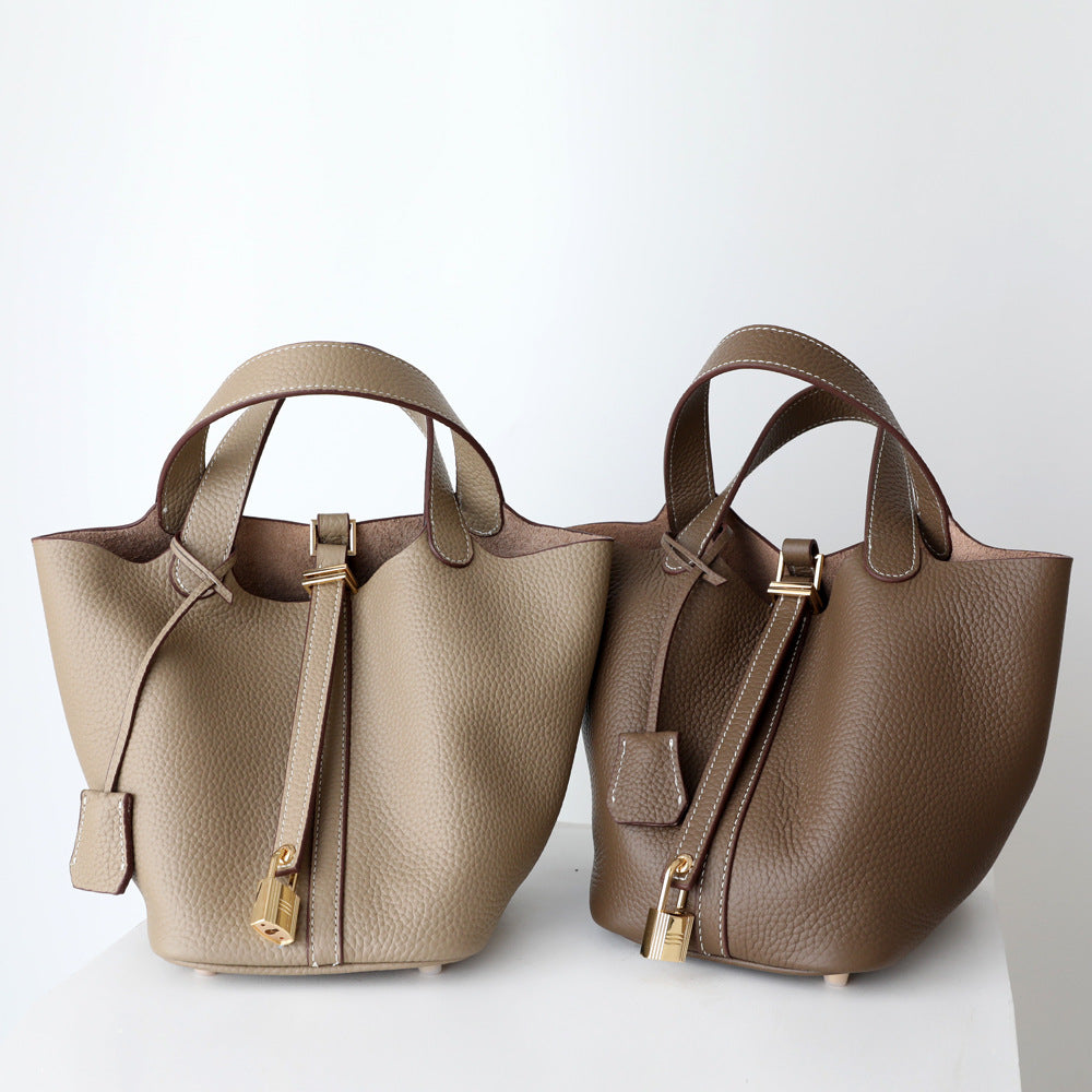 Women's Niche Design Bucket Bag – Exquisite, High-End & Versatile Handheld Tote