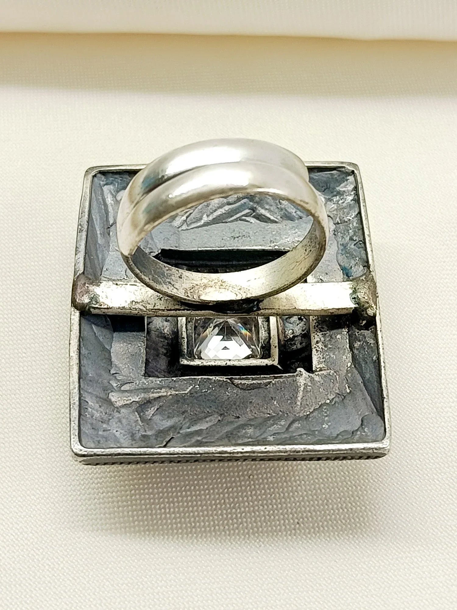 Anzlehik White Men's Finger Ring
