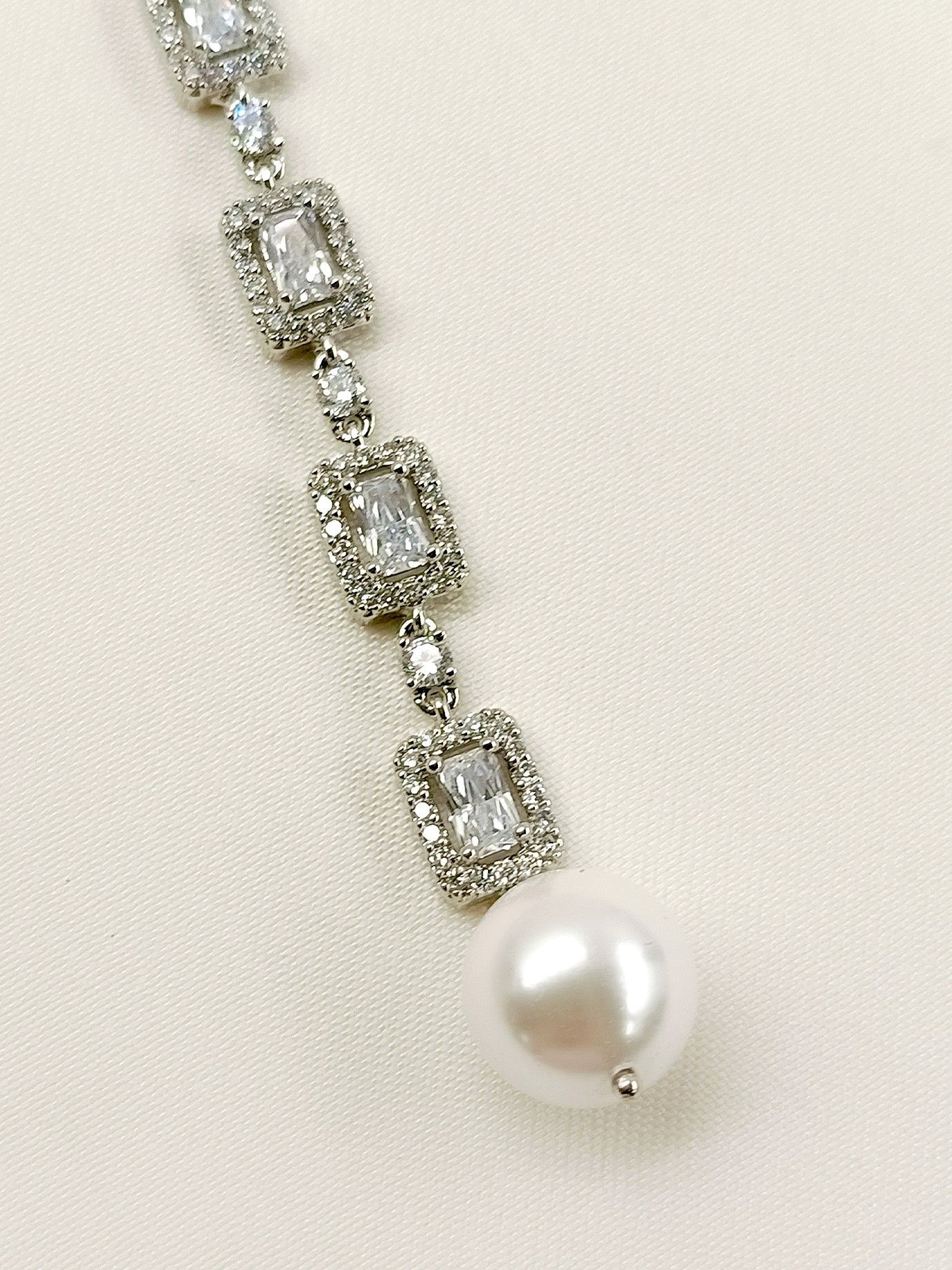 Dhawni White American Diamond Teeka