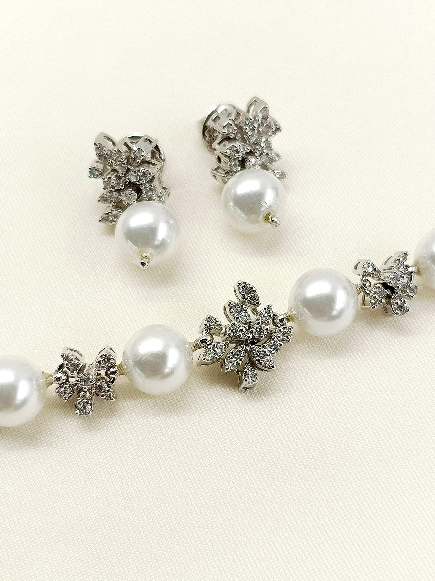 Kumolika 92.5 Silver Swarovski Stone Necklace Set - qivii