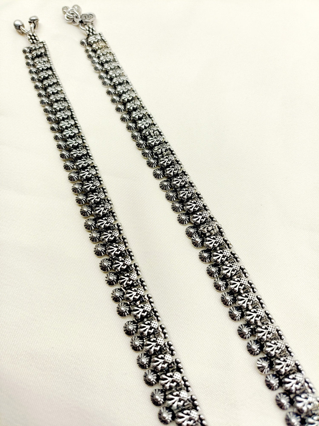 Zinal Oxidized Silver Anklet