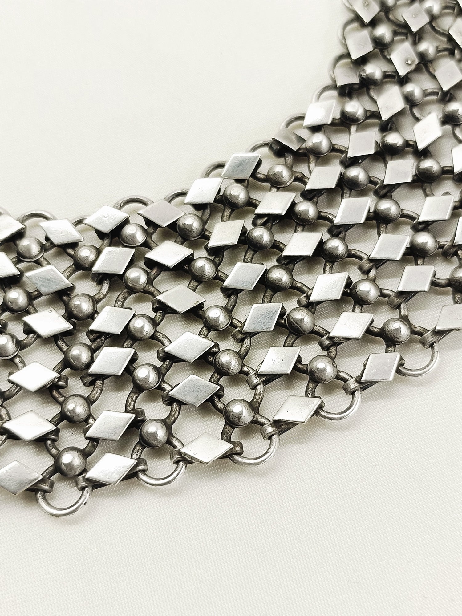 Irya Plain Oxidized Neckpiece