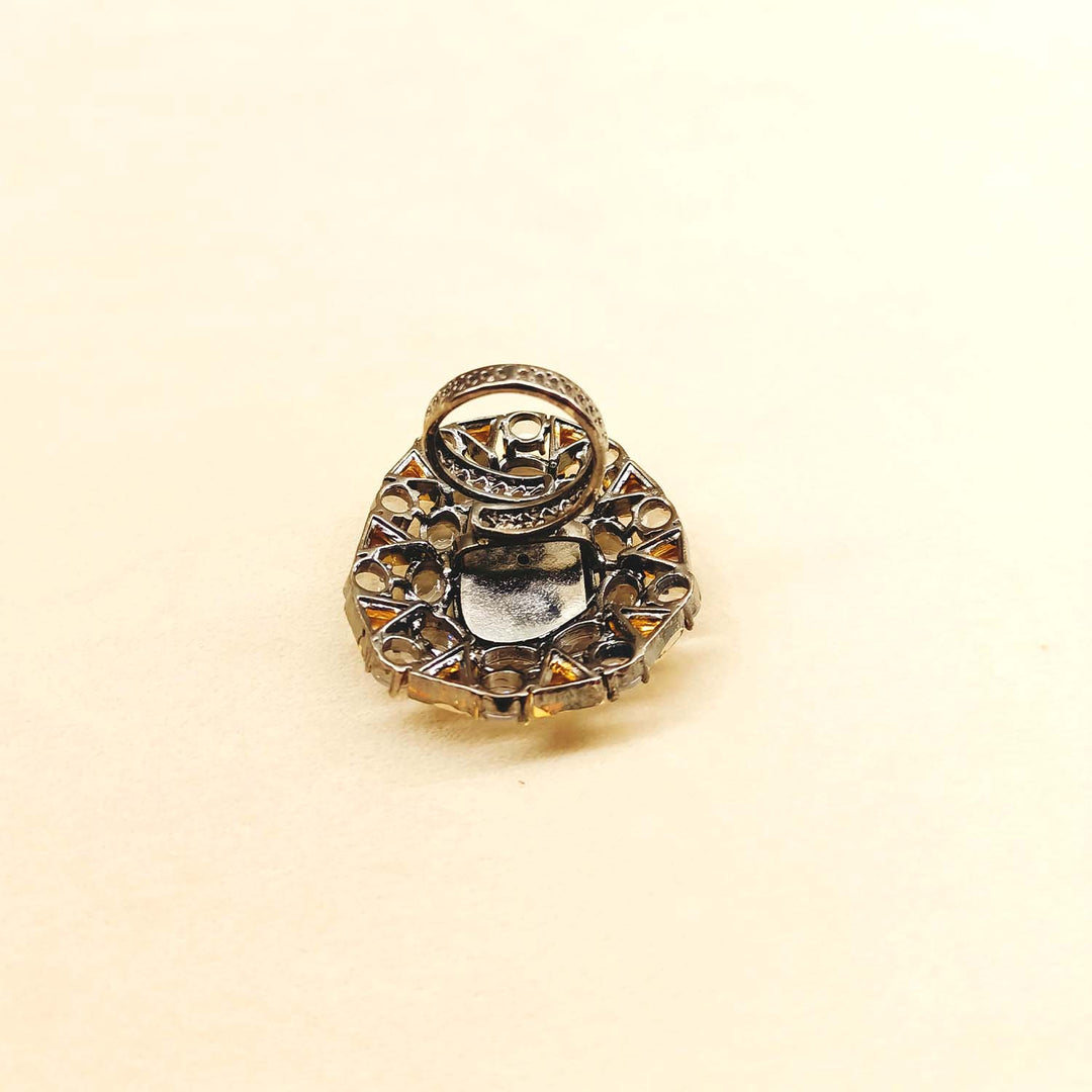 Gold and rhodium plated Victorian ring with Hemakshi Diamonds, elegant and timeless design