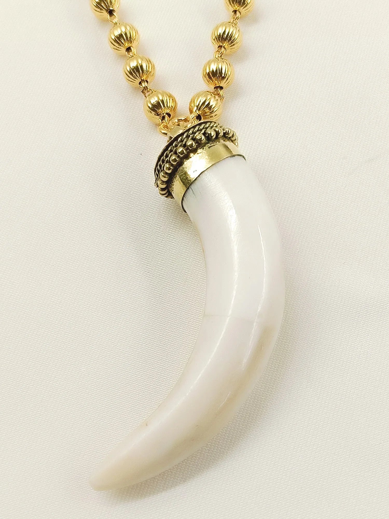 Pranya White Bone Men's Neckpiece