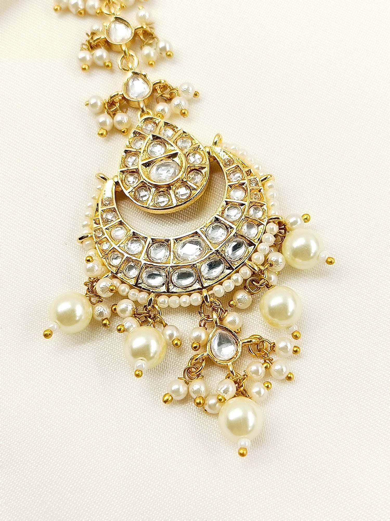 Tarannum White Kundan Teeka