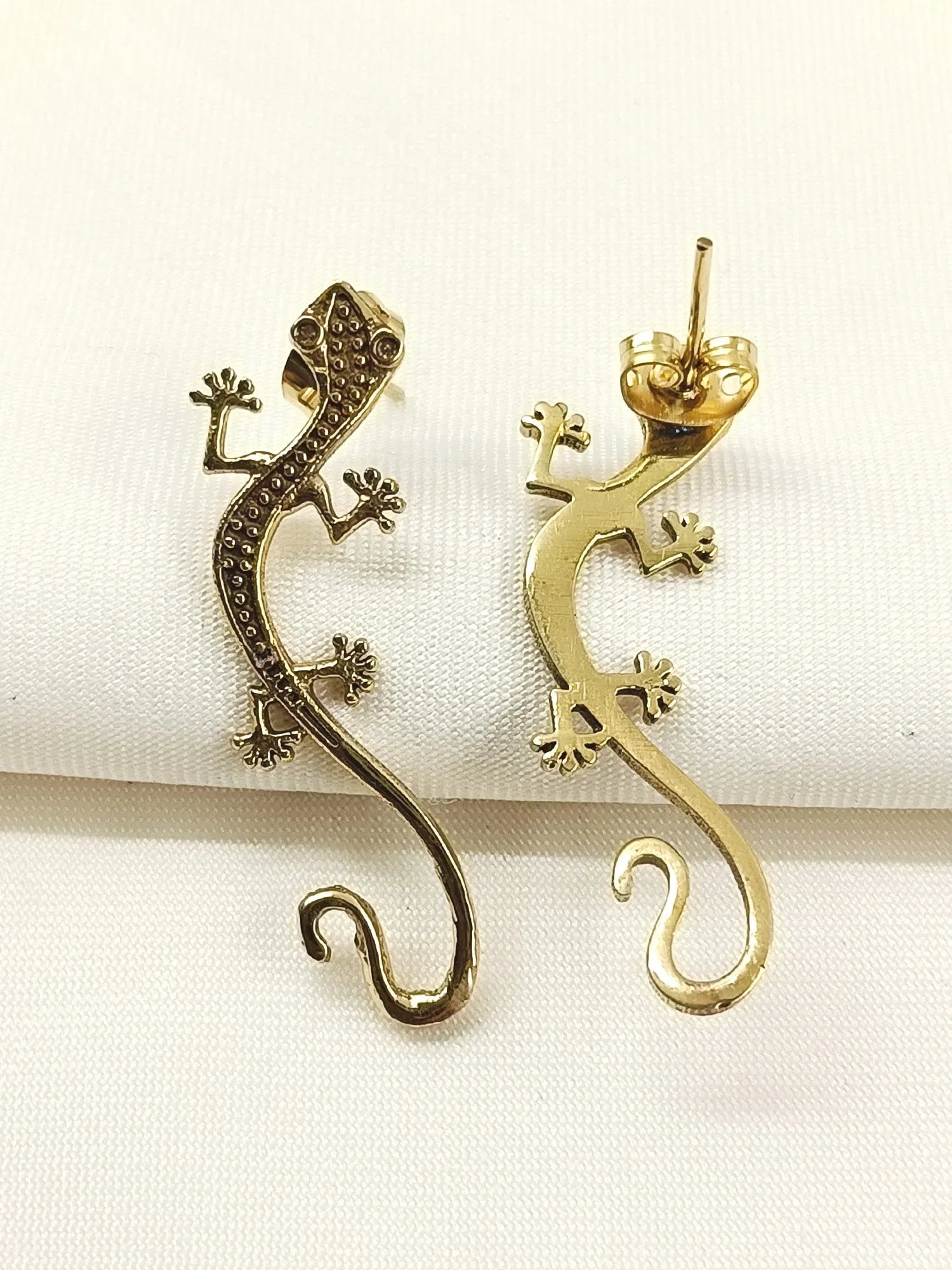 Rasam Golden Western Earrings