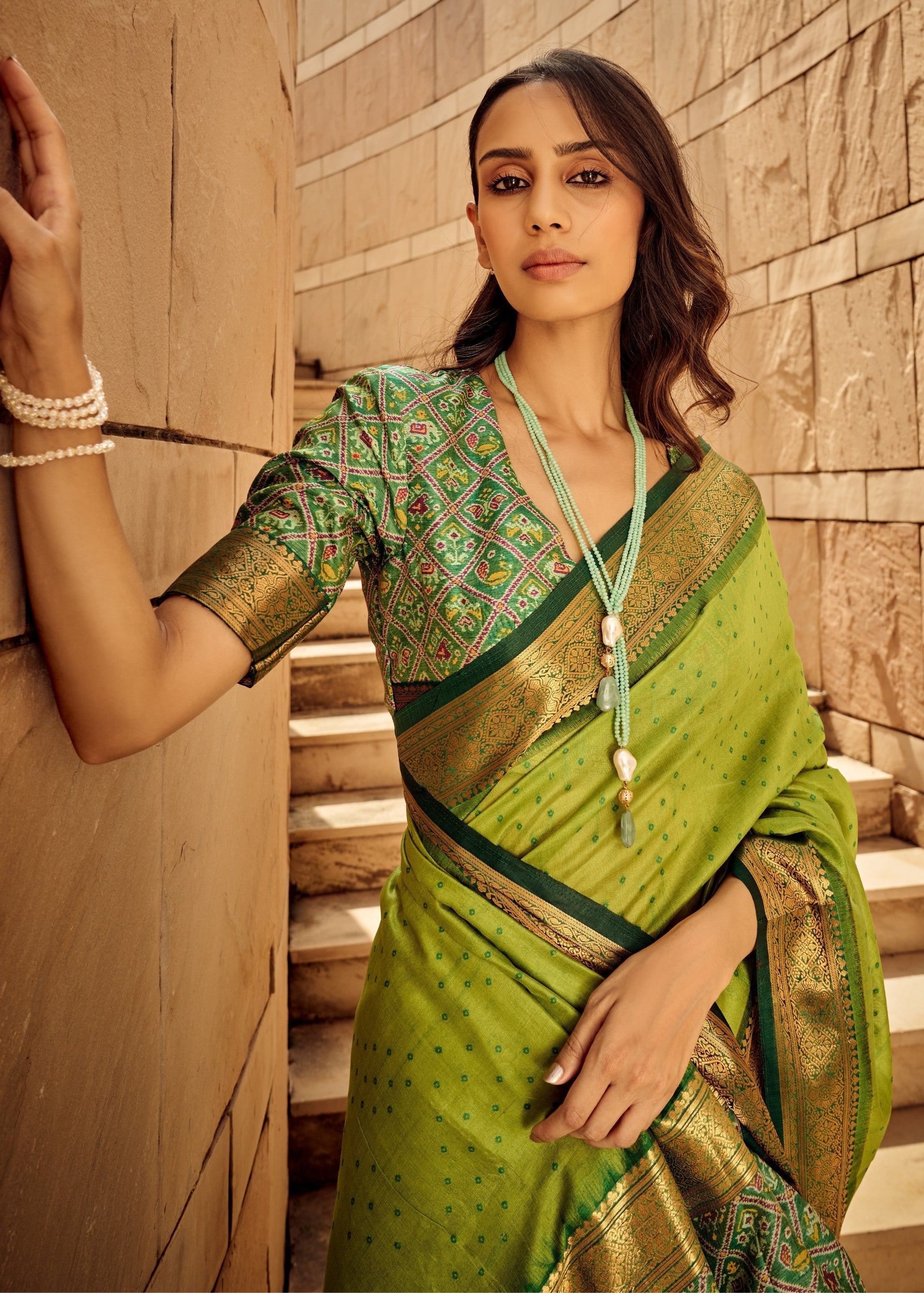 Green Handloom Weaving Silk Saree - qivii