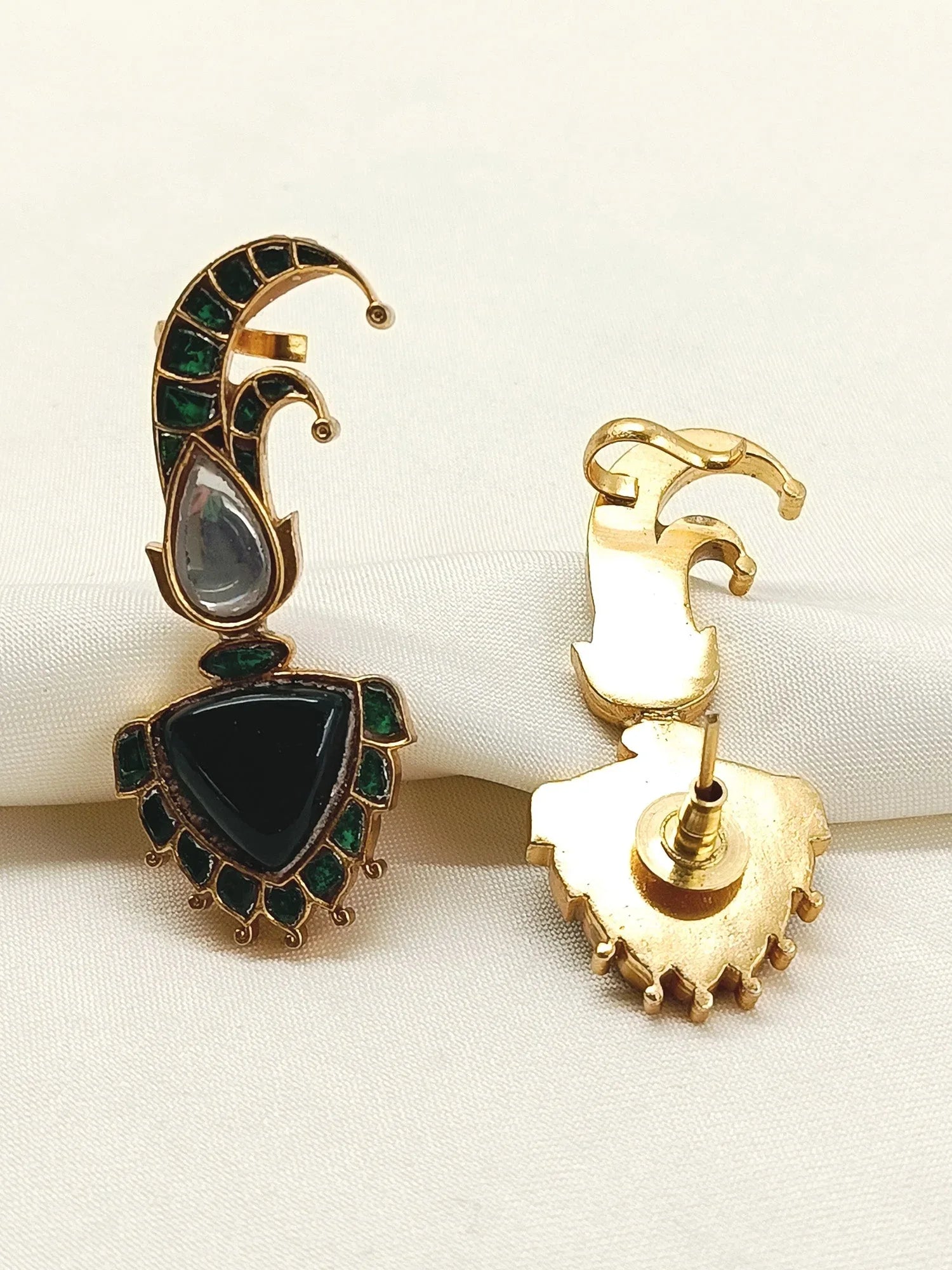 Nikki Green Kundan Earcuff