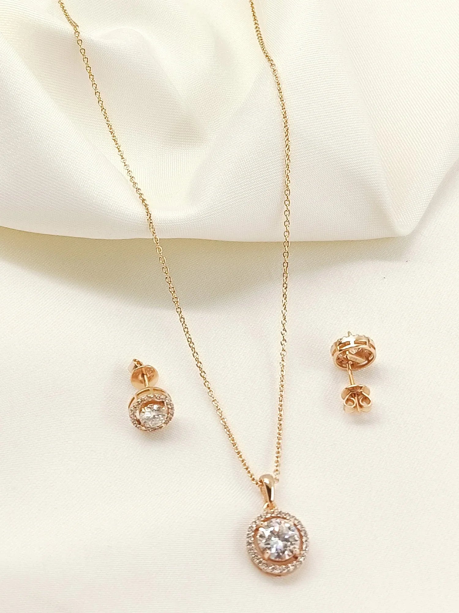 Varena 92.5 Silver American Diamond Pendant Set