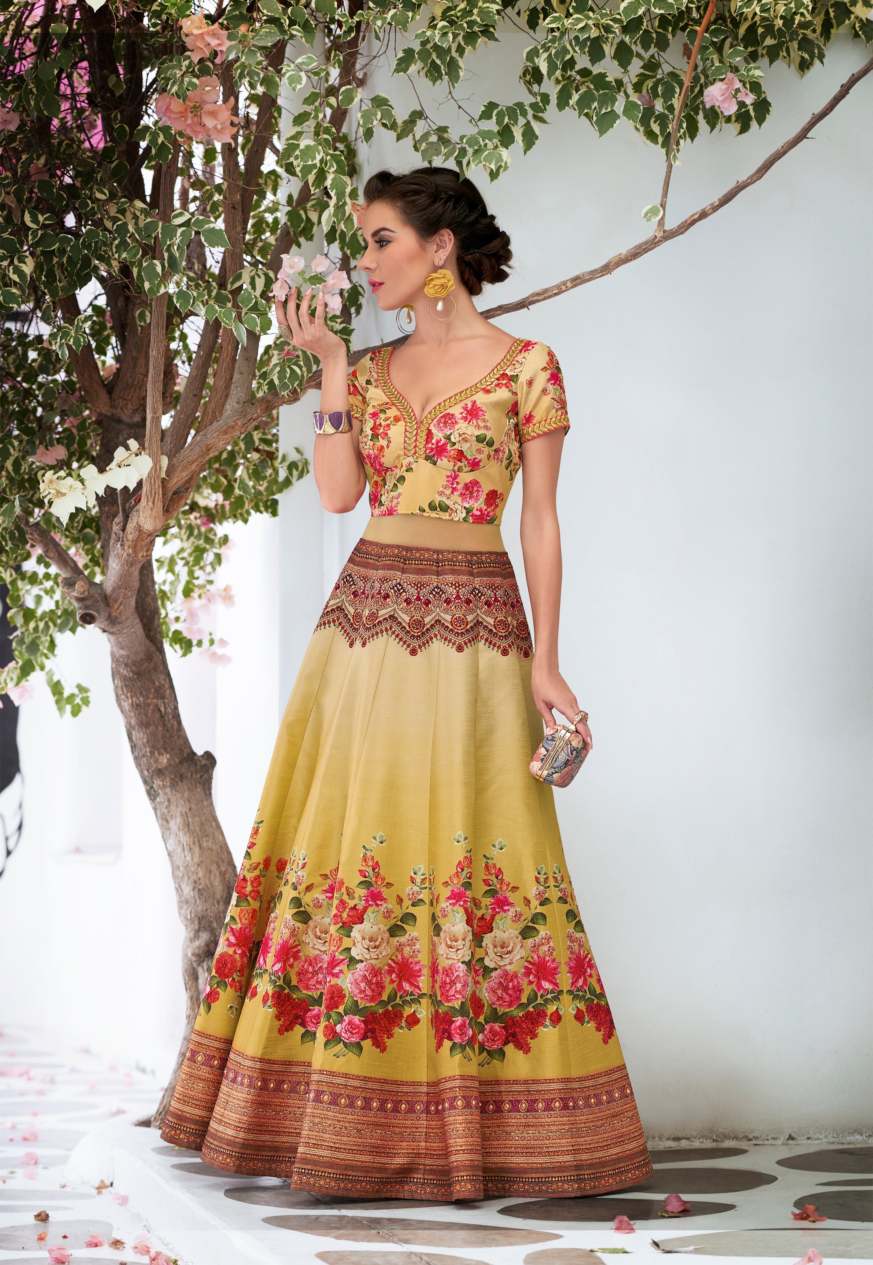 Infinite Illusion: A Long Gown for the Visionary Woman - qivii