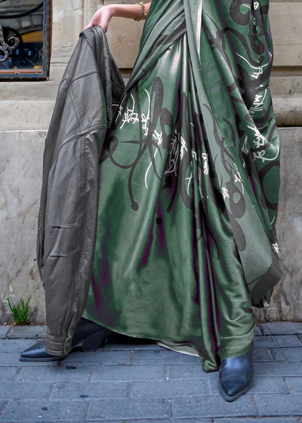 Shades Of Purple Satin Crepe Printed Saree - qivii