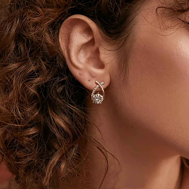 Oorbellen met gouden kruis en zirconia  - By Qivii