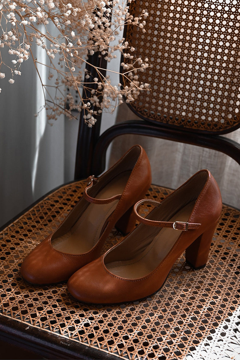 Bravina | Dagelijkse sandalen met een klein hakje  - By Qivii