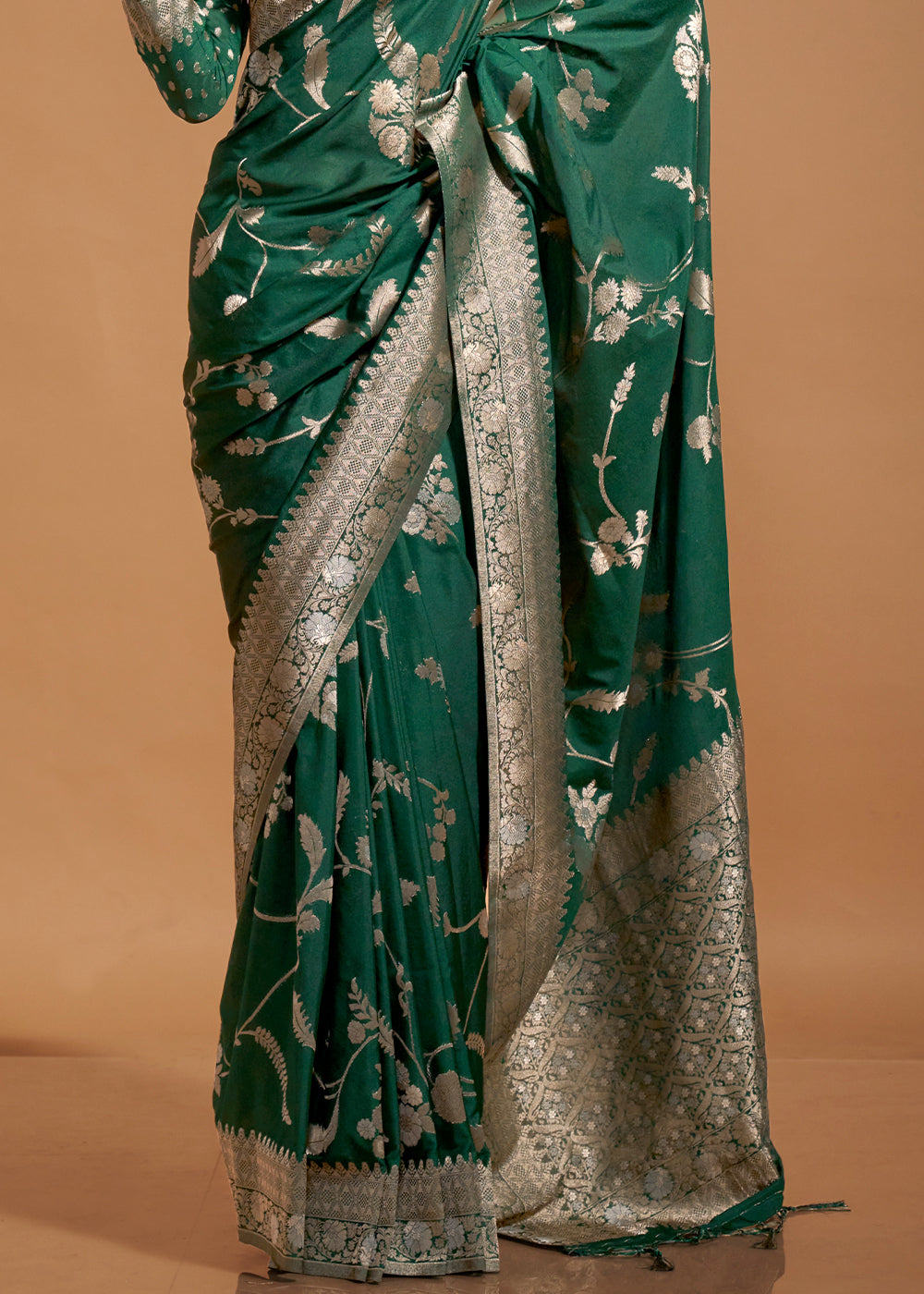 Dark Green Floral Handloom Woven Georgette Silk Saree