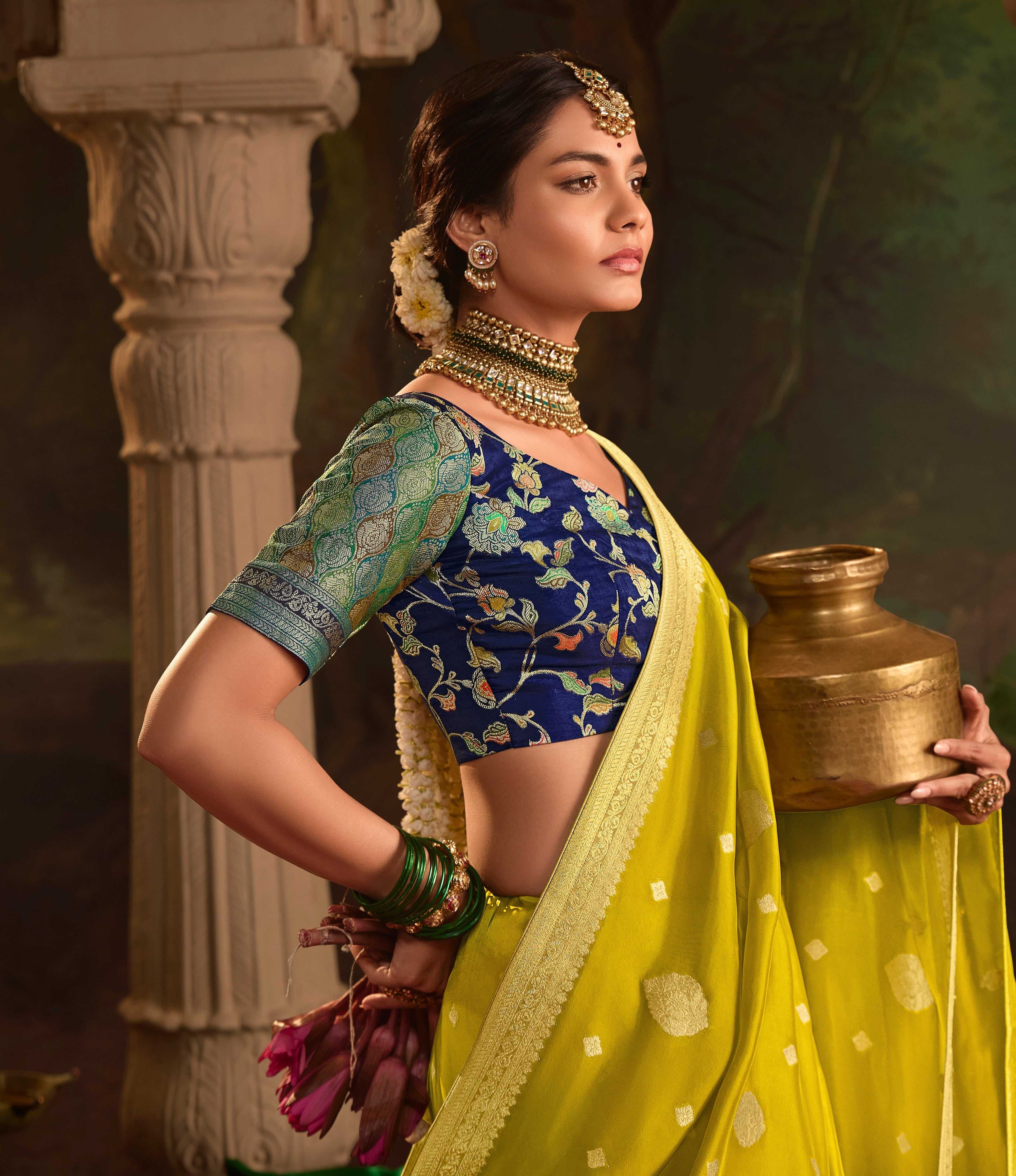 Parrot Green Pure Crepe Dola Silk With Heavy Viewing Work And Tussles On Pallu Saree - qivii