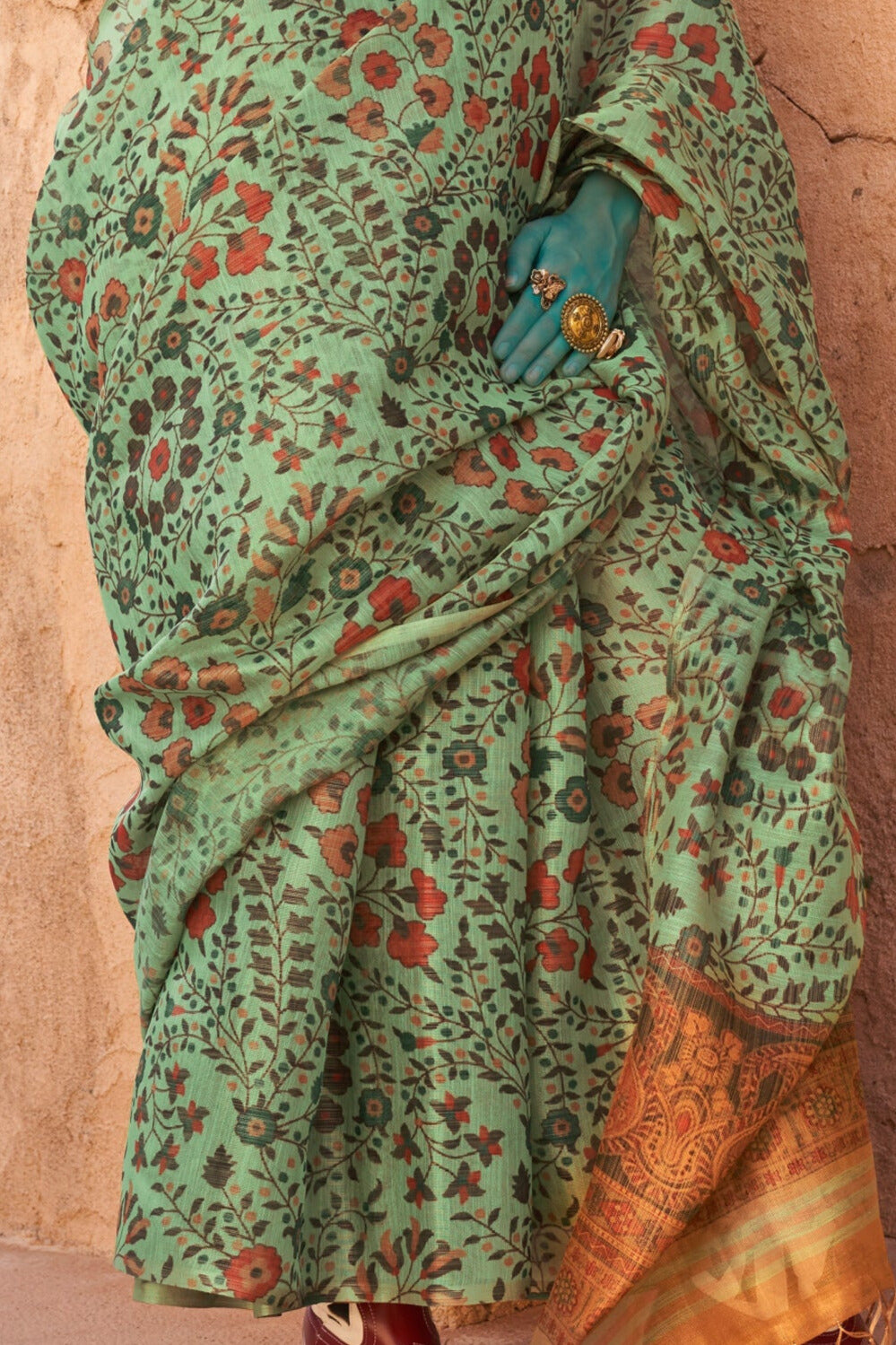 Blazing Green Color Handwoven Printed Tissue Fabric Saree