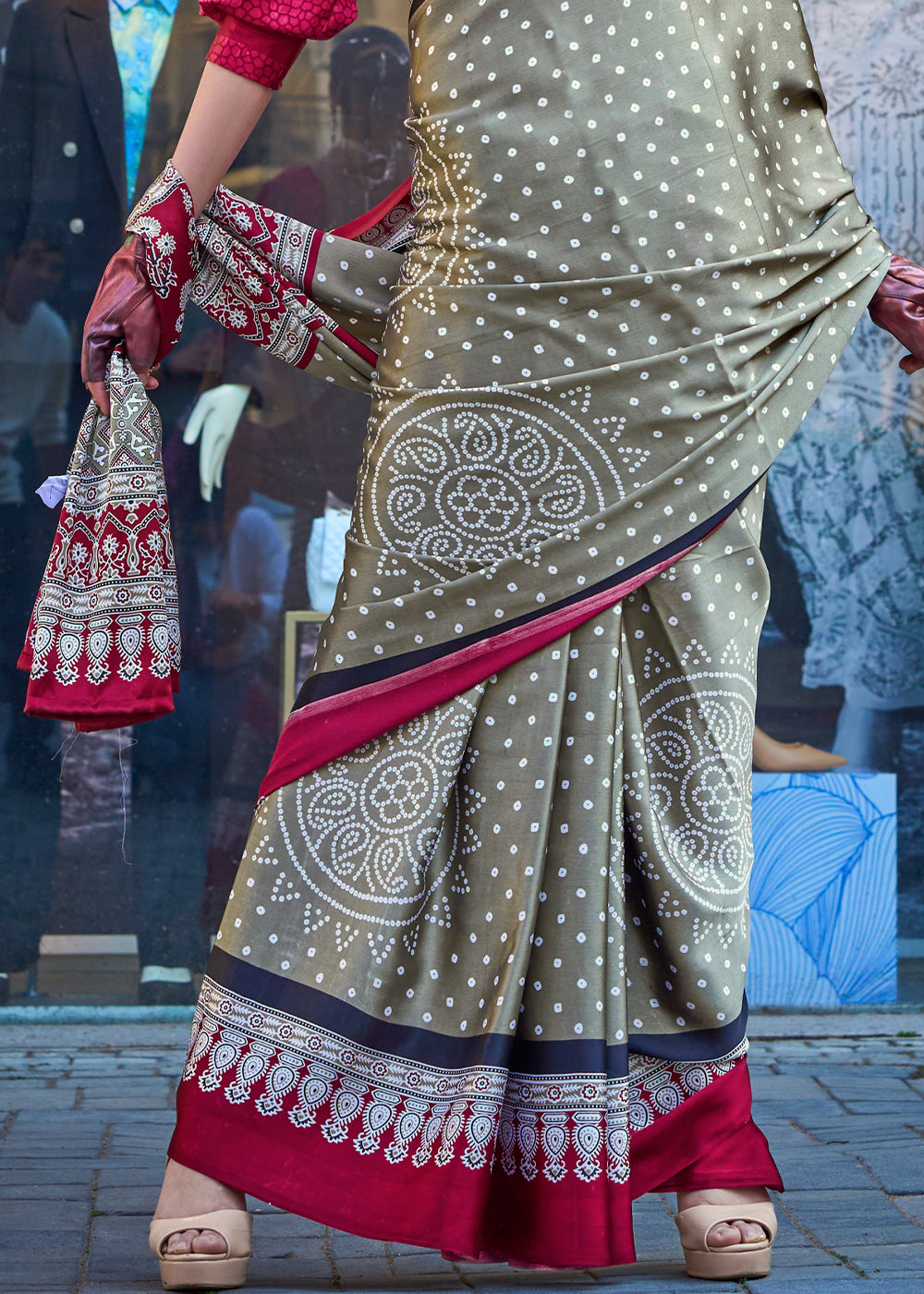 Seal Grey Contemporary Printed Satin Crepe Saree - qivii