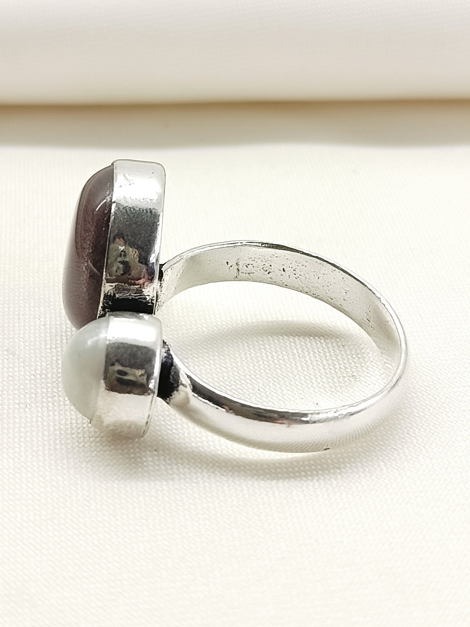 Naisha Wine Oxidized Finger Ring