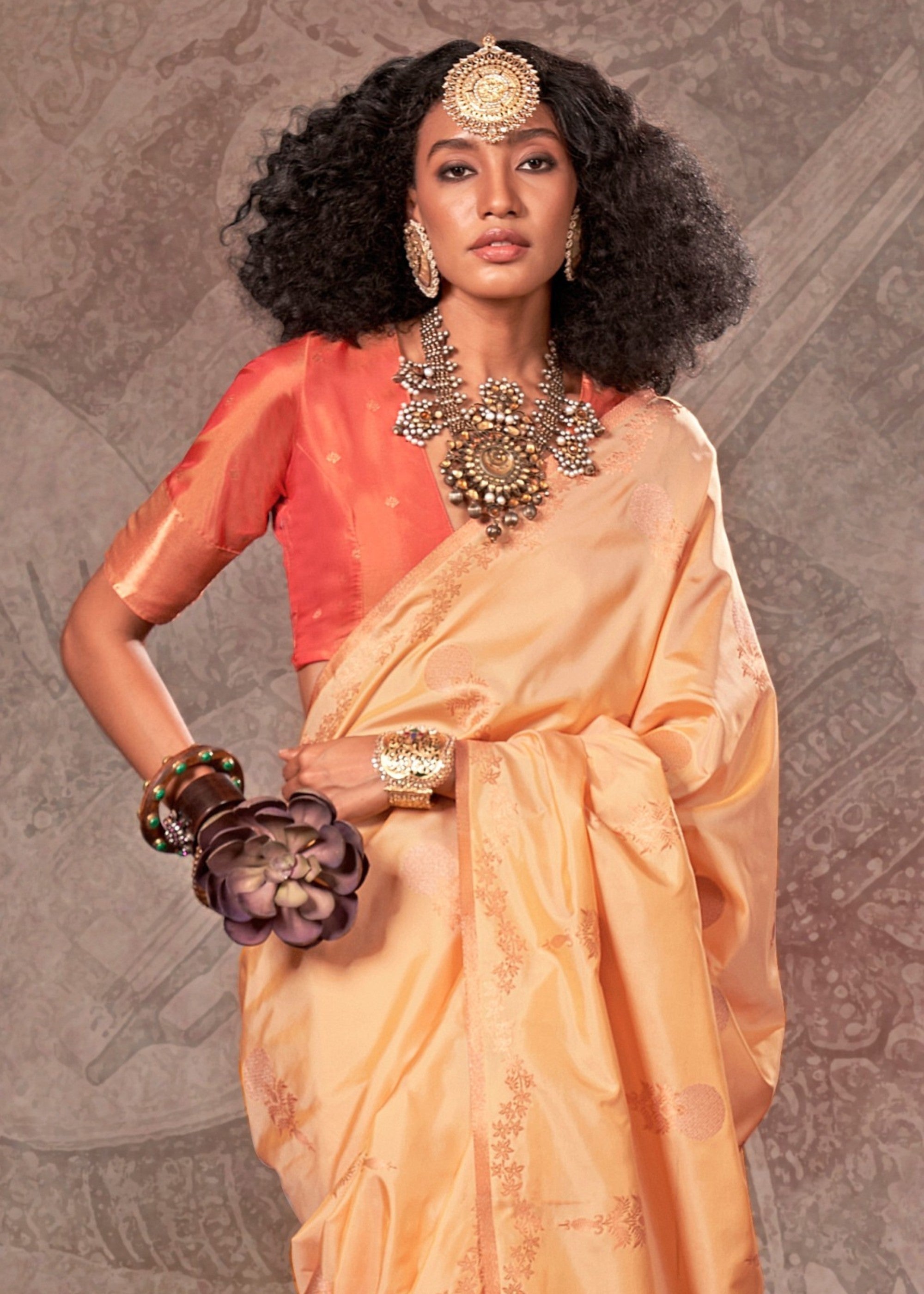 Coral Orange Two Tone Handloom Weaving Silk Saree with Contrast Pallu - qivii