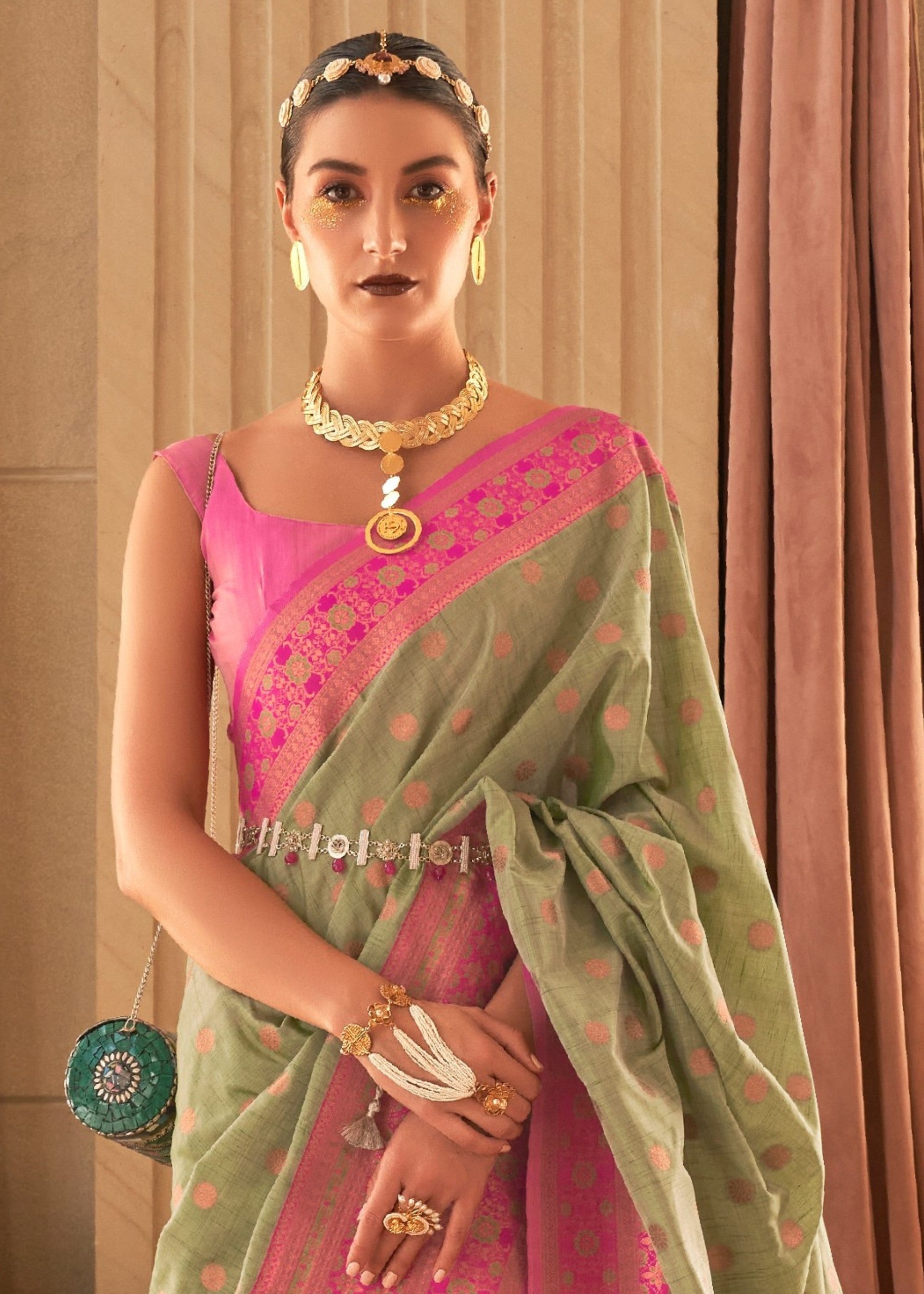 Apple Green Bamboo Copper Zari Handloom Weaving Saree - qivii