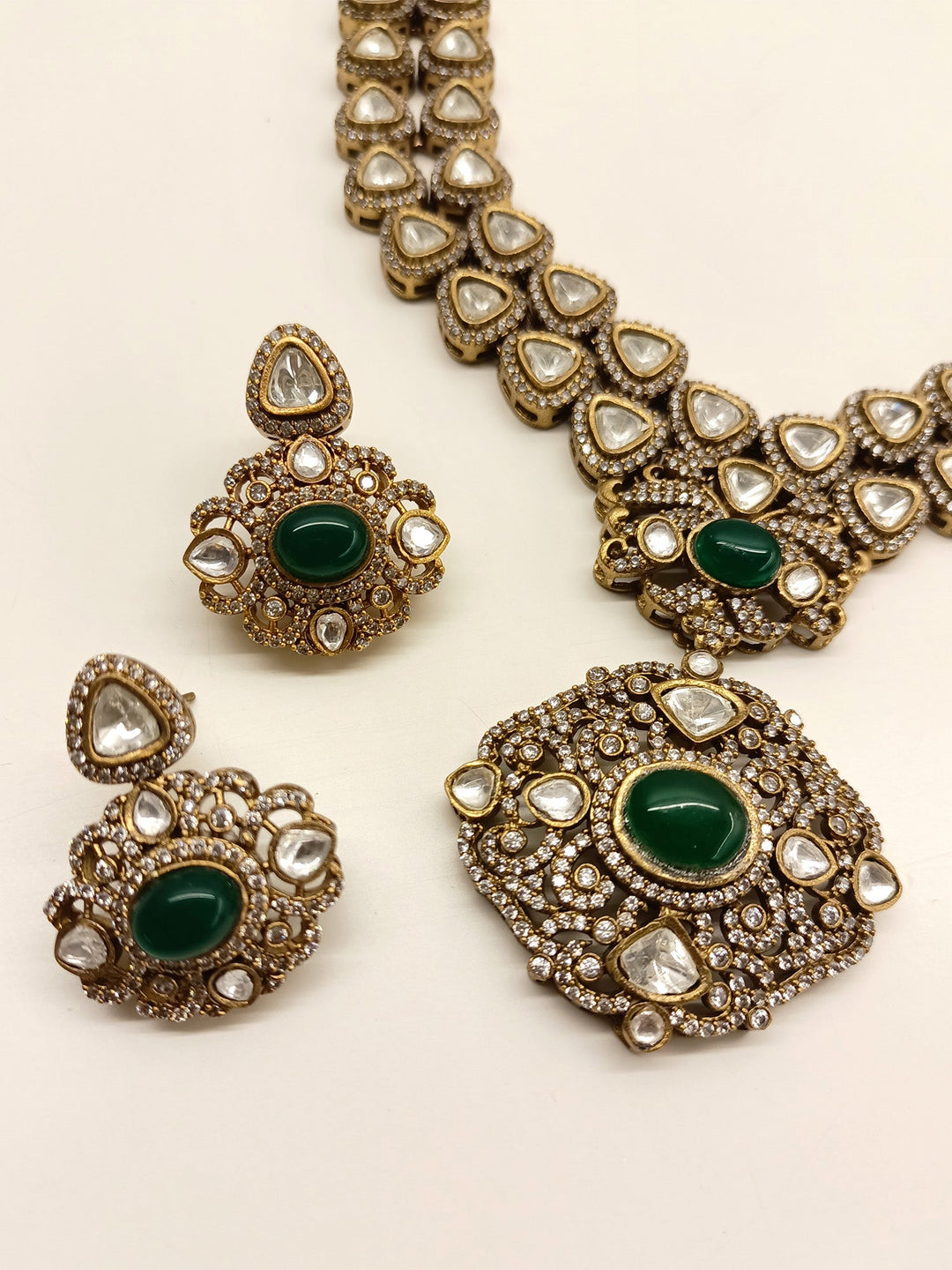 Ekantika Emerald Stone With Kundan Victorian Necklace Set