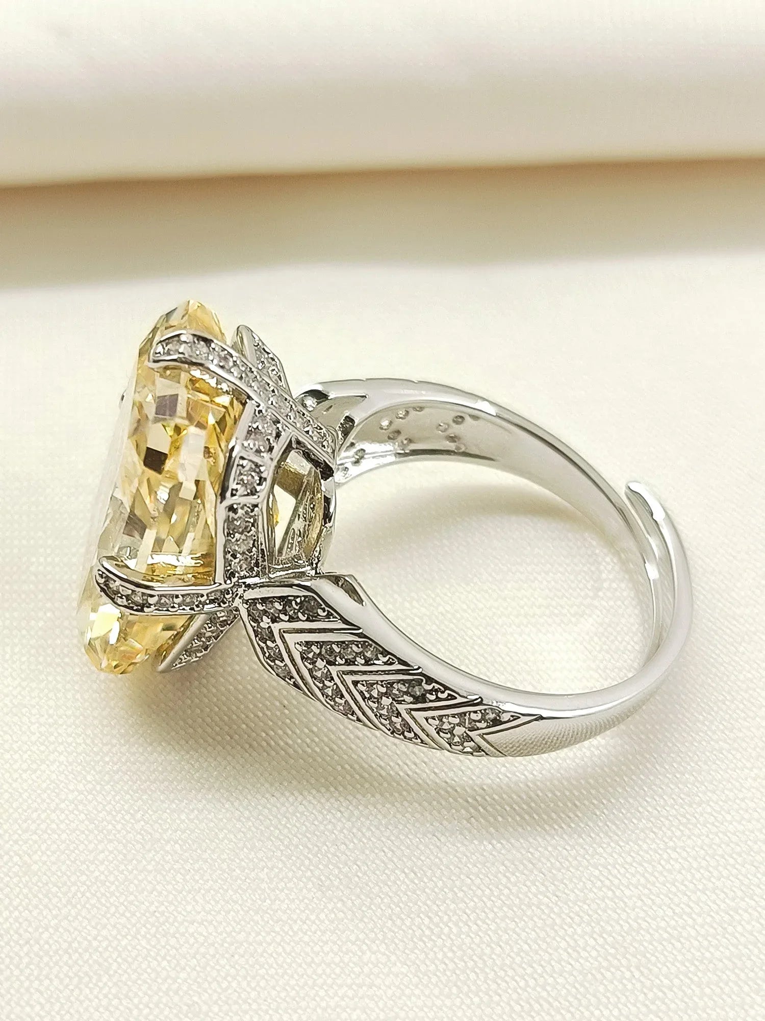 Gori Yellow American Diamond Finger Ring
