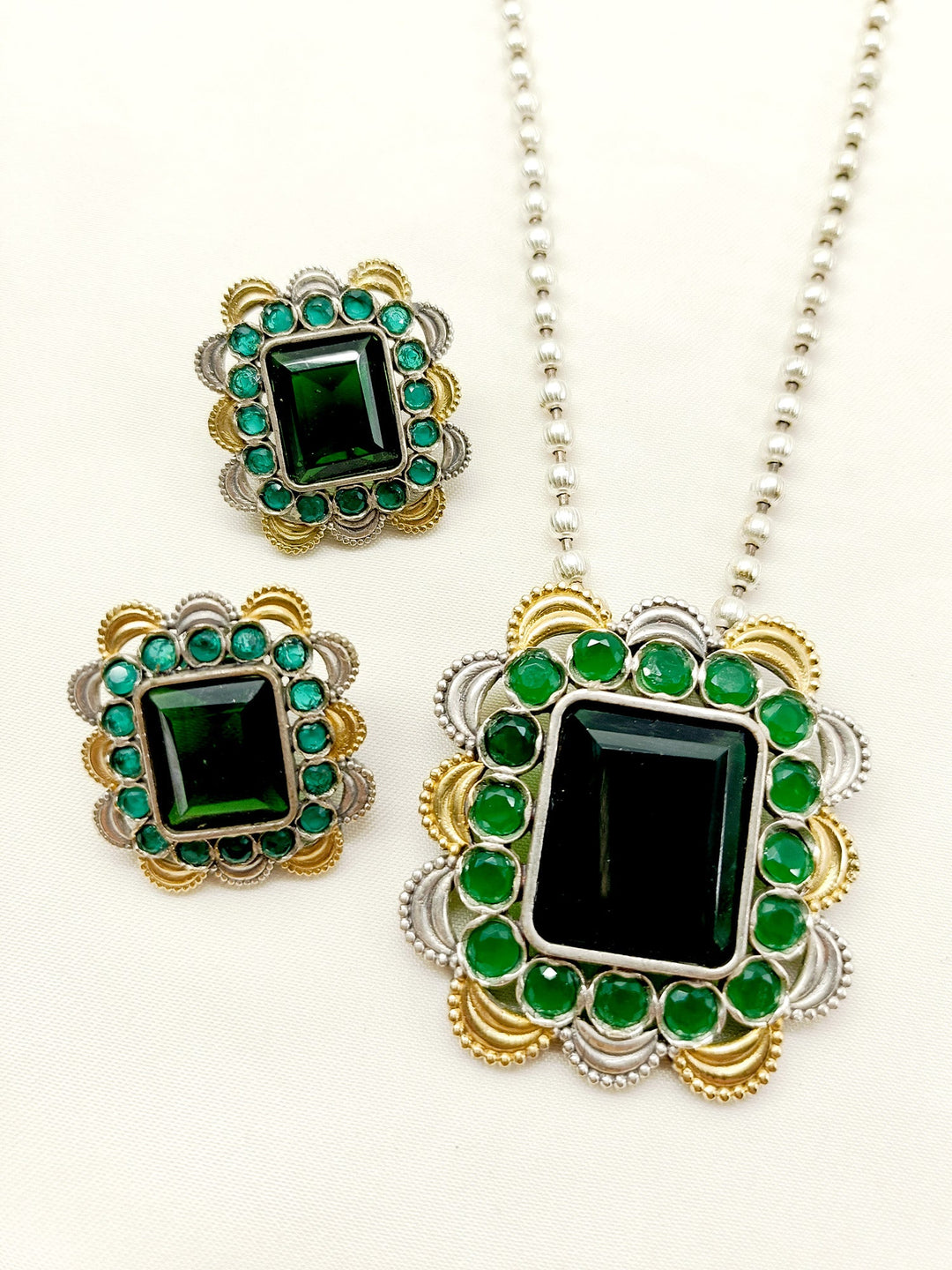 Ferris Green Oxidized Pendant Set