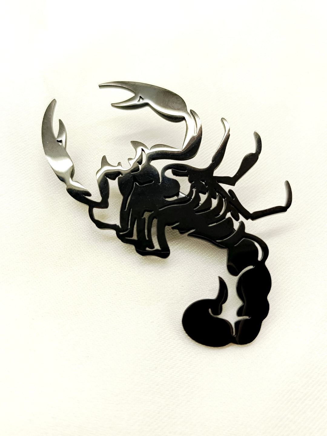 Tasha Scorpion Men's Brooche