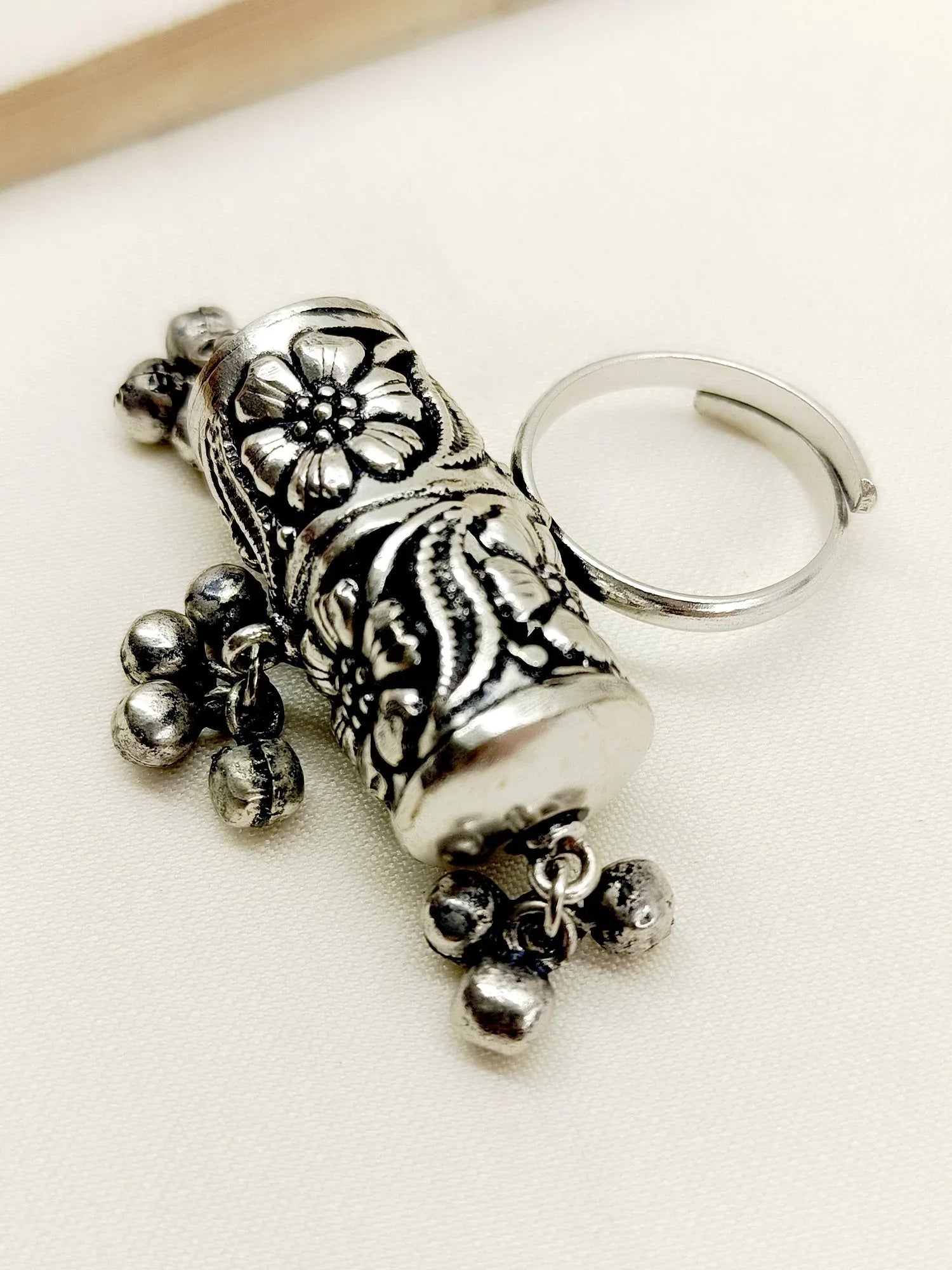 Barbara Plain Men's Finger Ring
