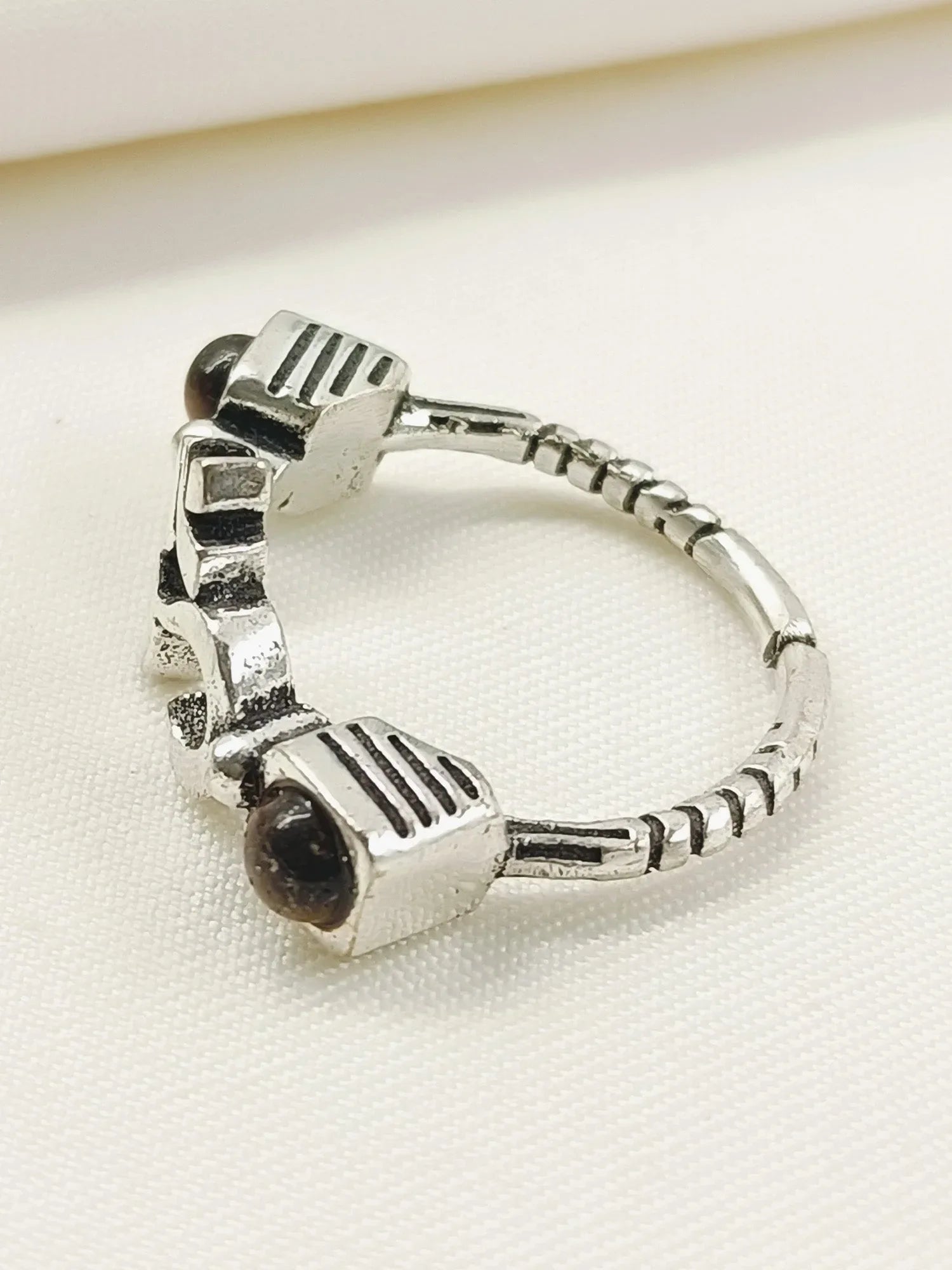 Ava Brown Western Finger Ring