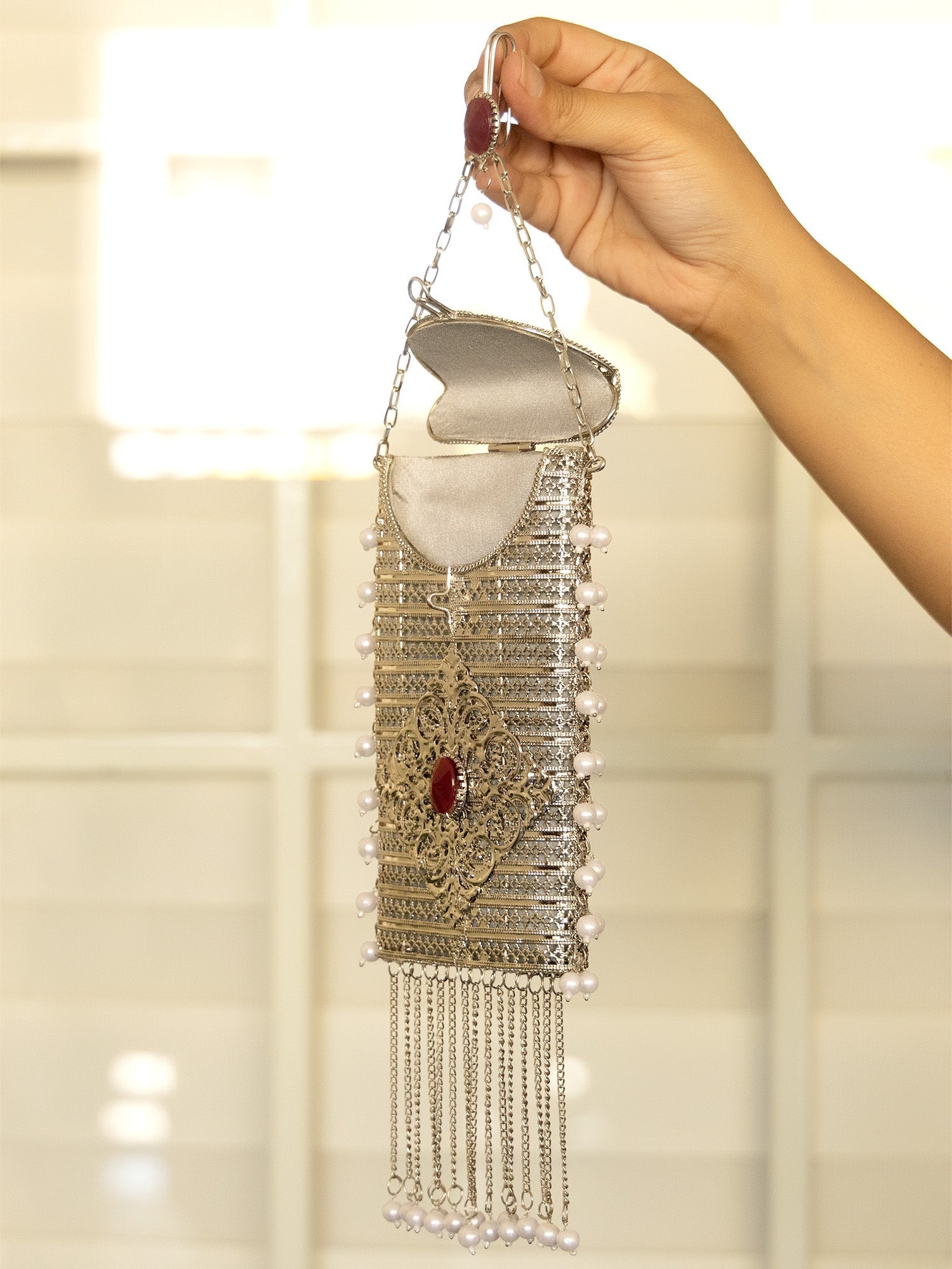 Shabana Silver Mobile Pouch - qivii