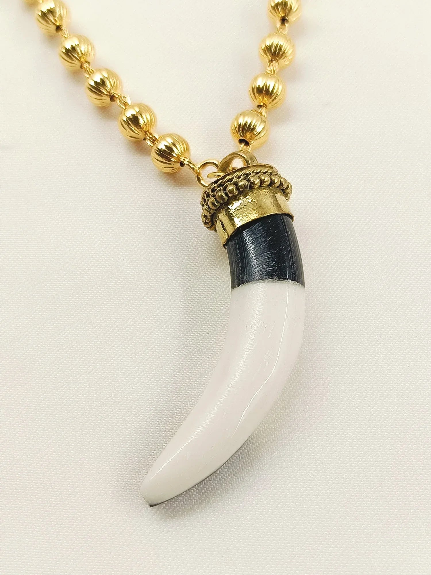 Ridhanshi White Bone Men's Neckpiece
