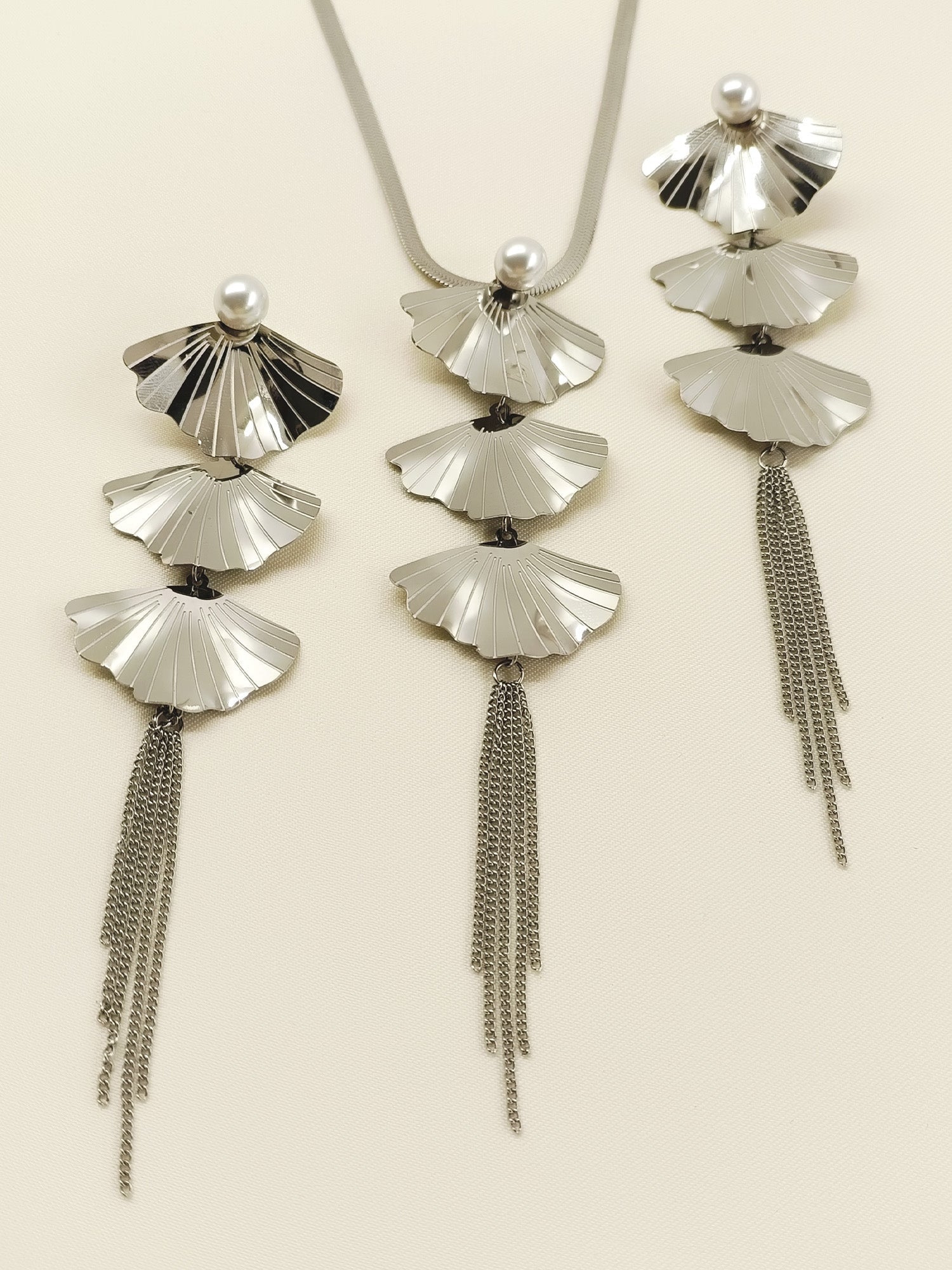 Lilyana Silver Western Necklace Set