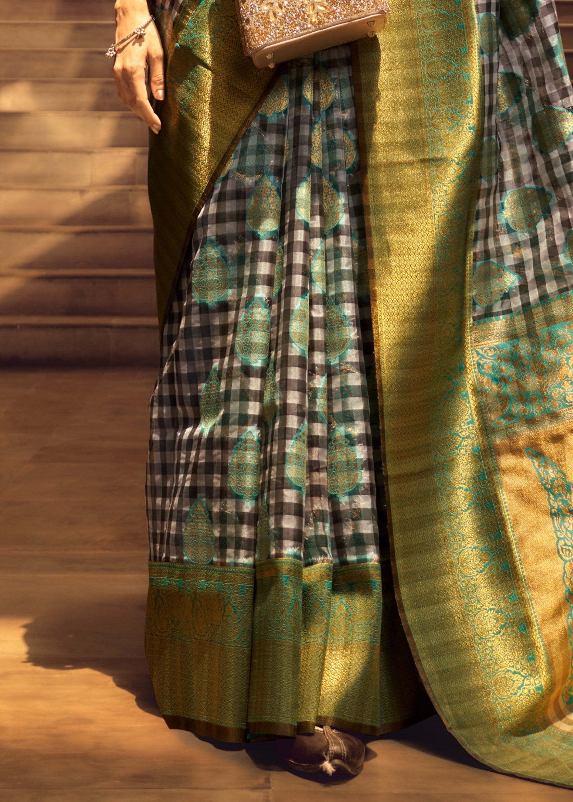 Green Check Handloom Weaving Silk Saree - qivii