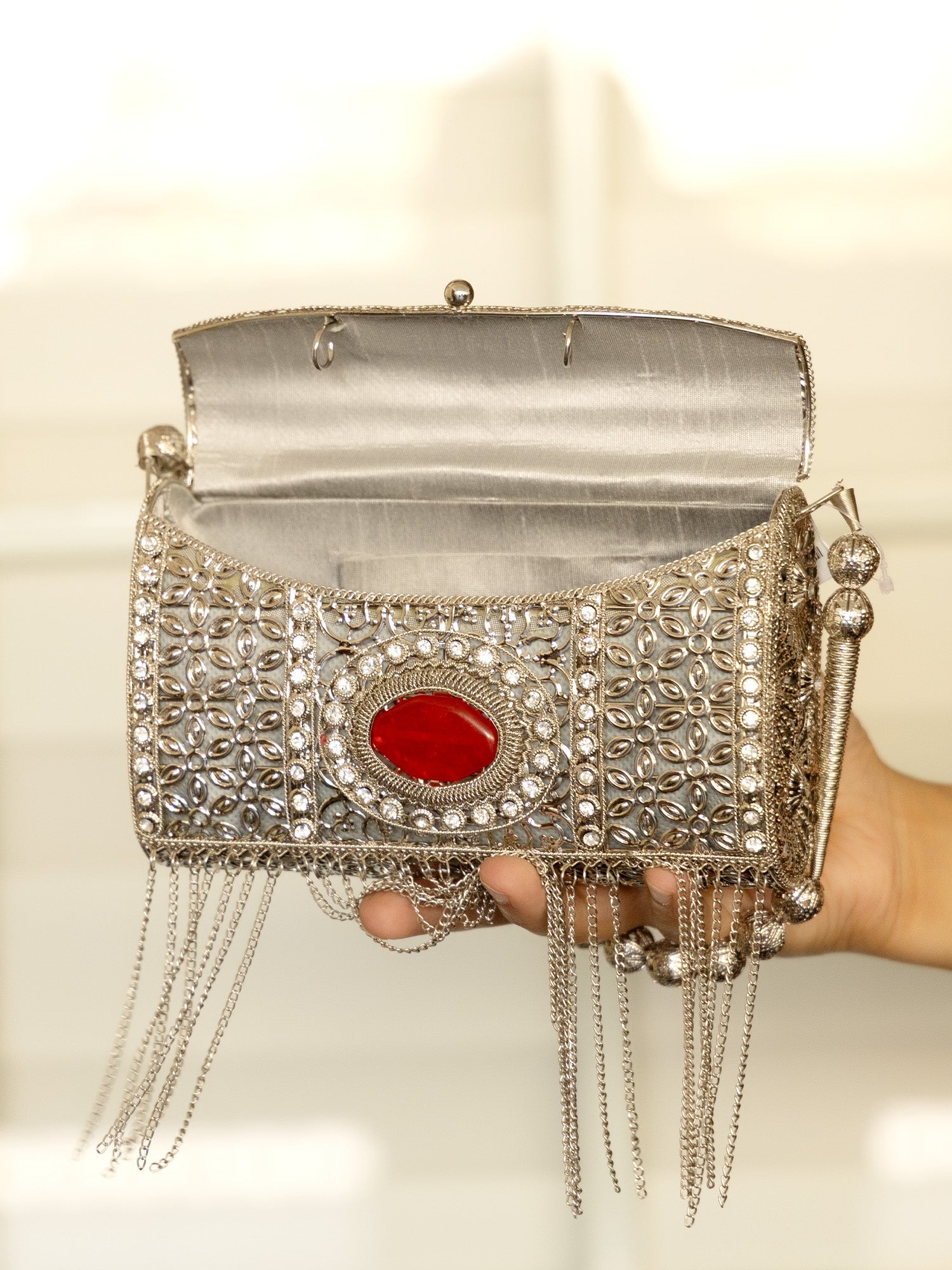 Betty Silver Evening Clutch - qivii