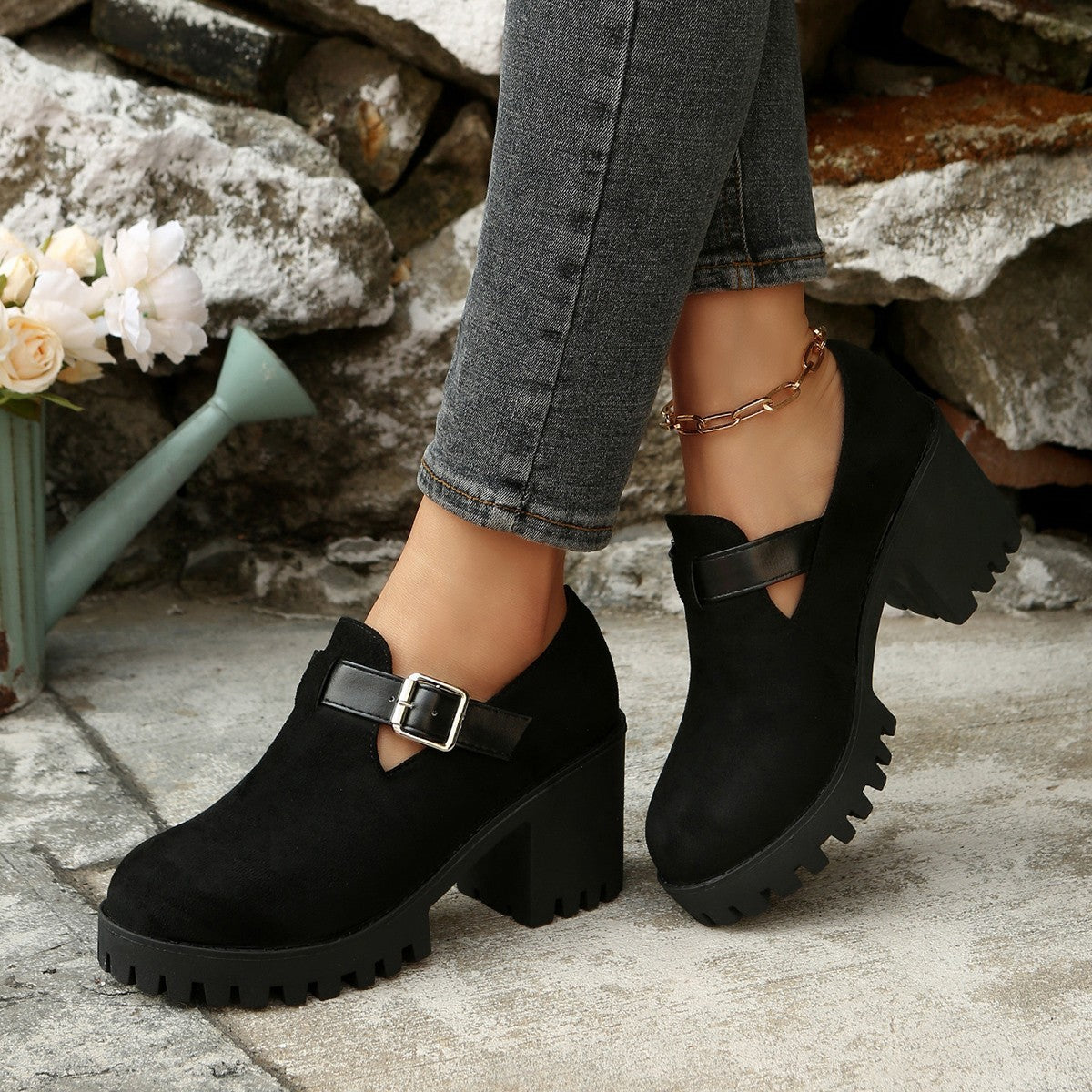 Women’s Elevare Buckle Round-Toe Platform Pumps – Chunky Heel Fashion Shoes (US 5–10)