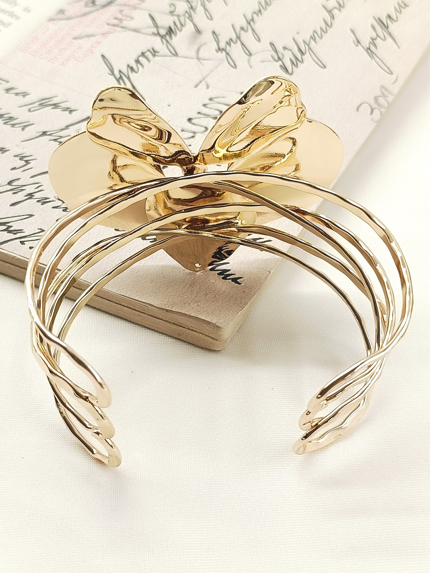 Rehanshi Golden Western Bracelet