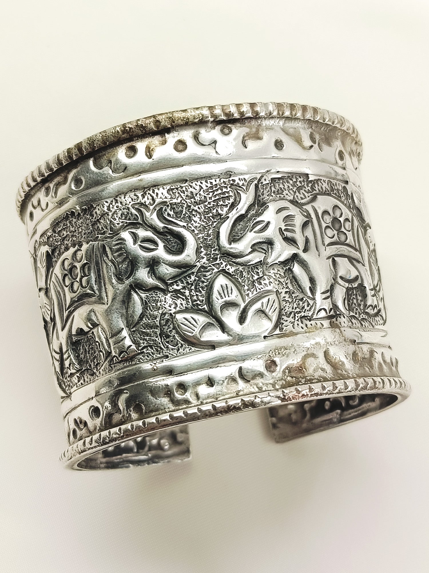 Trailokya Plain Oxidized Bracelet