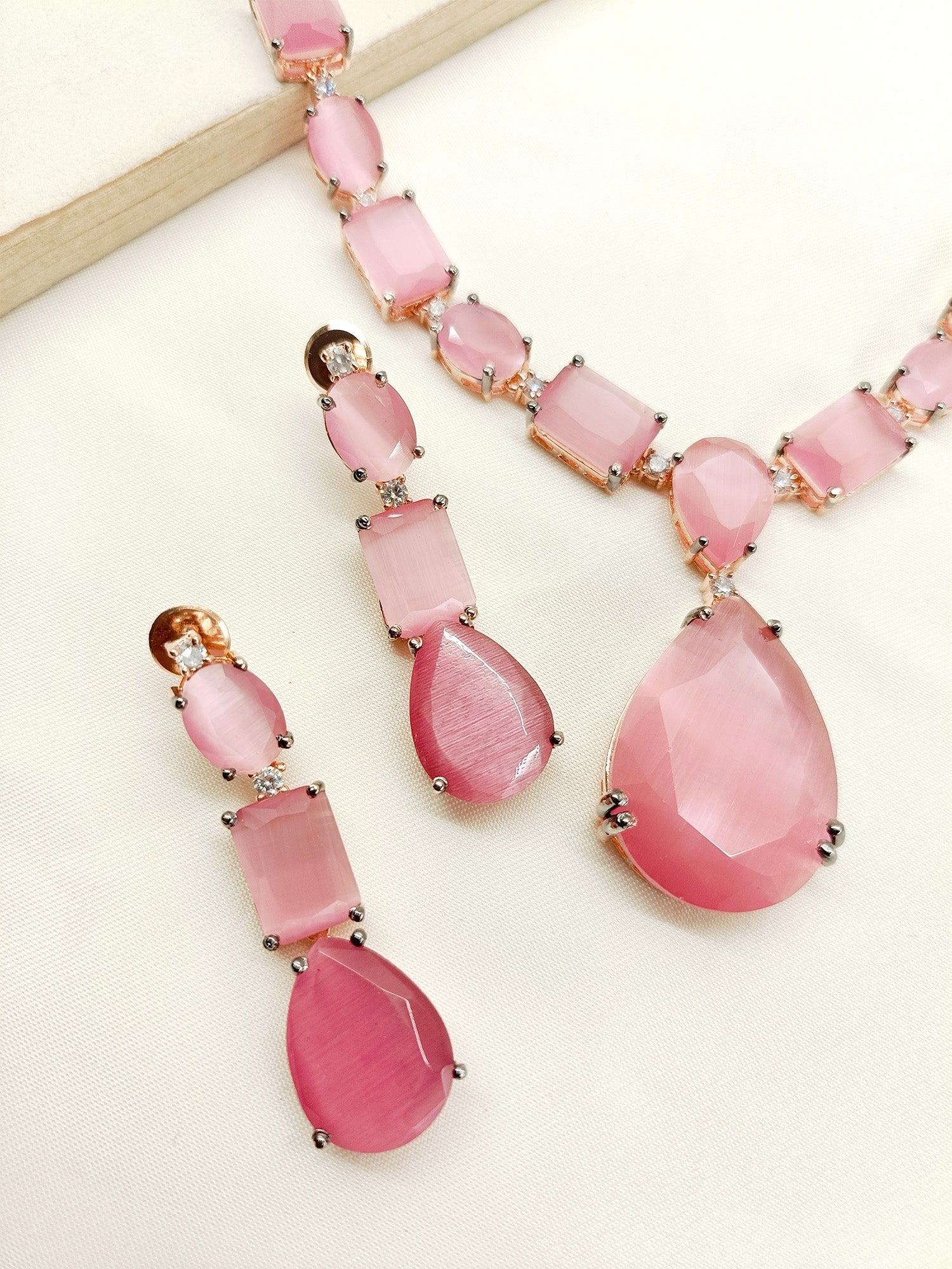 Vidya Pink Swarovski Stone Necklace Set - qivii