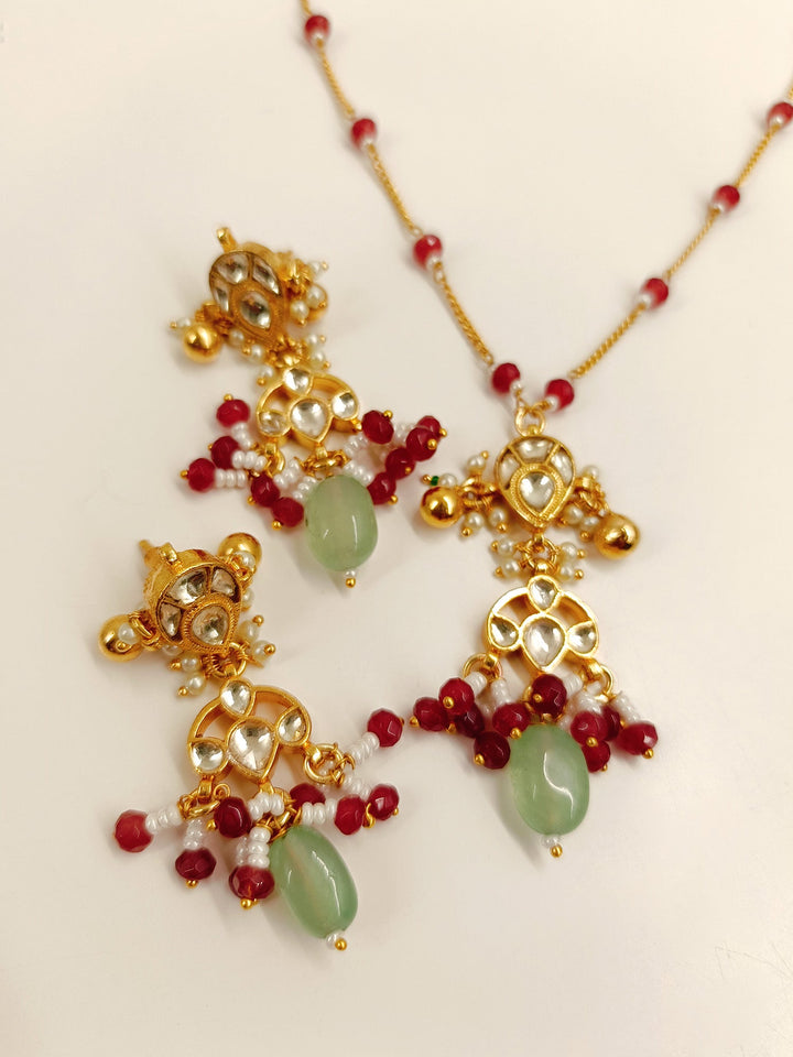 Liya R & G Kundan Pendant Set