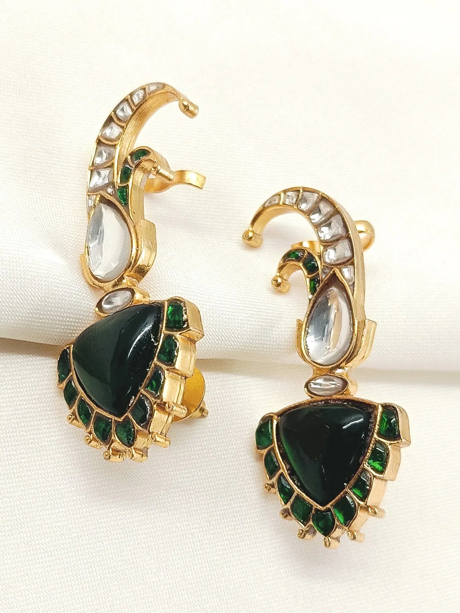Falguni Green Kundan Earcuff