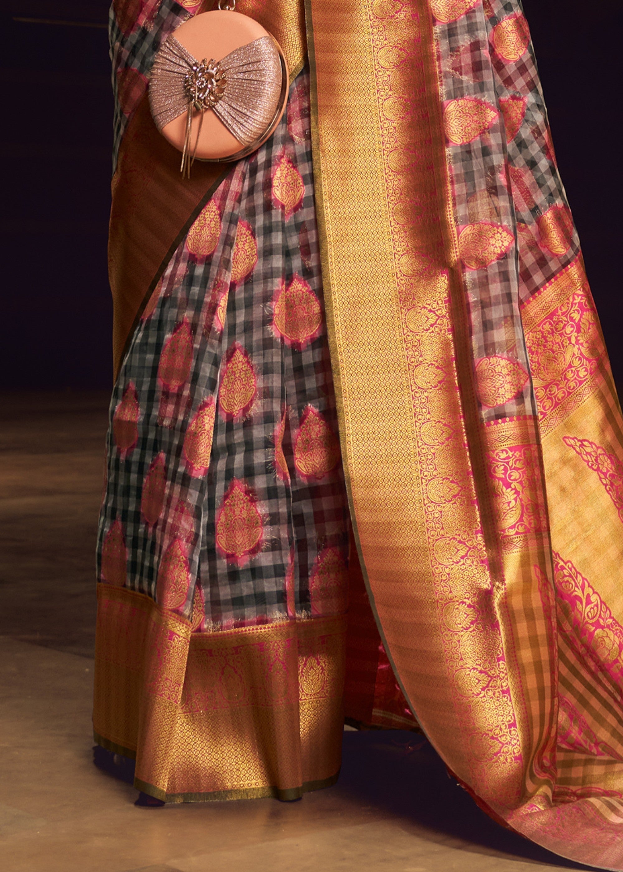 Pink Check Handloom Weaving Silk Saree - qivii