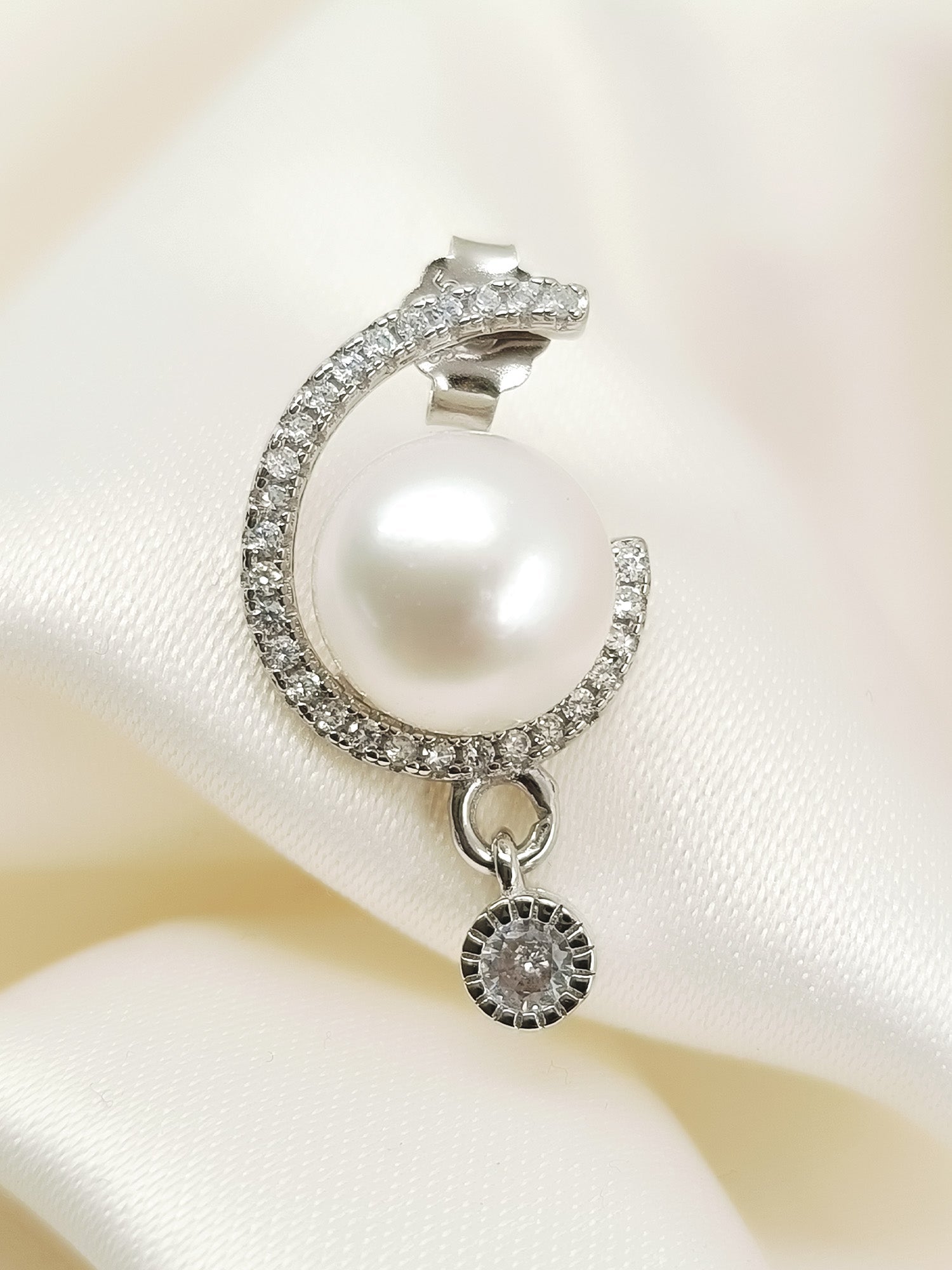 Lopa White Pearl 92.5 Silver Tops
