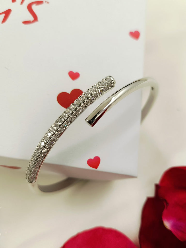 Pahale White American Diamond Bracelet